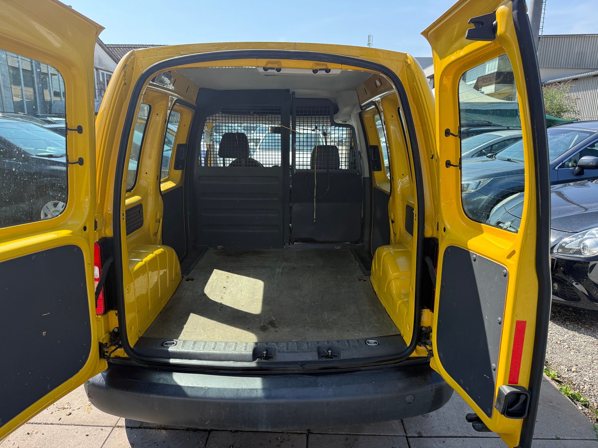 VW CADDY-image-9