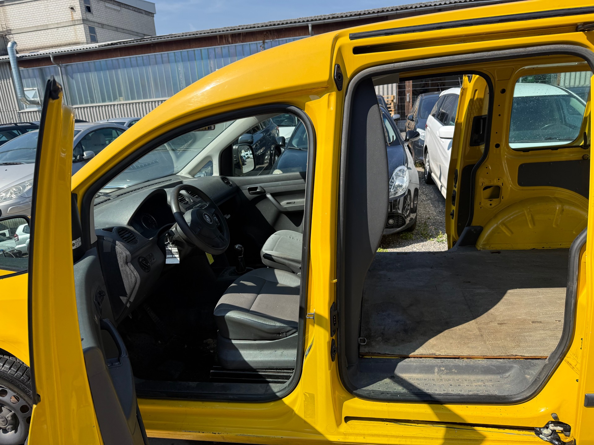 VW CADDY-image-7