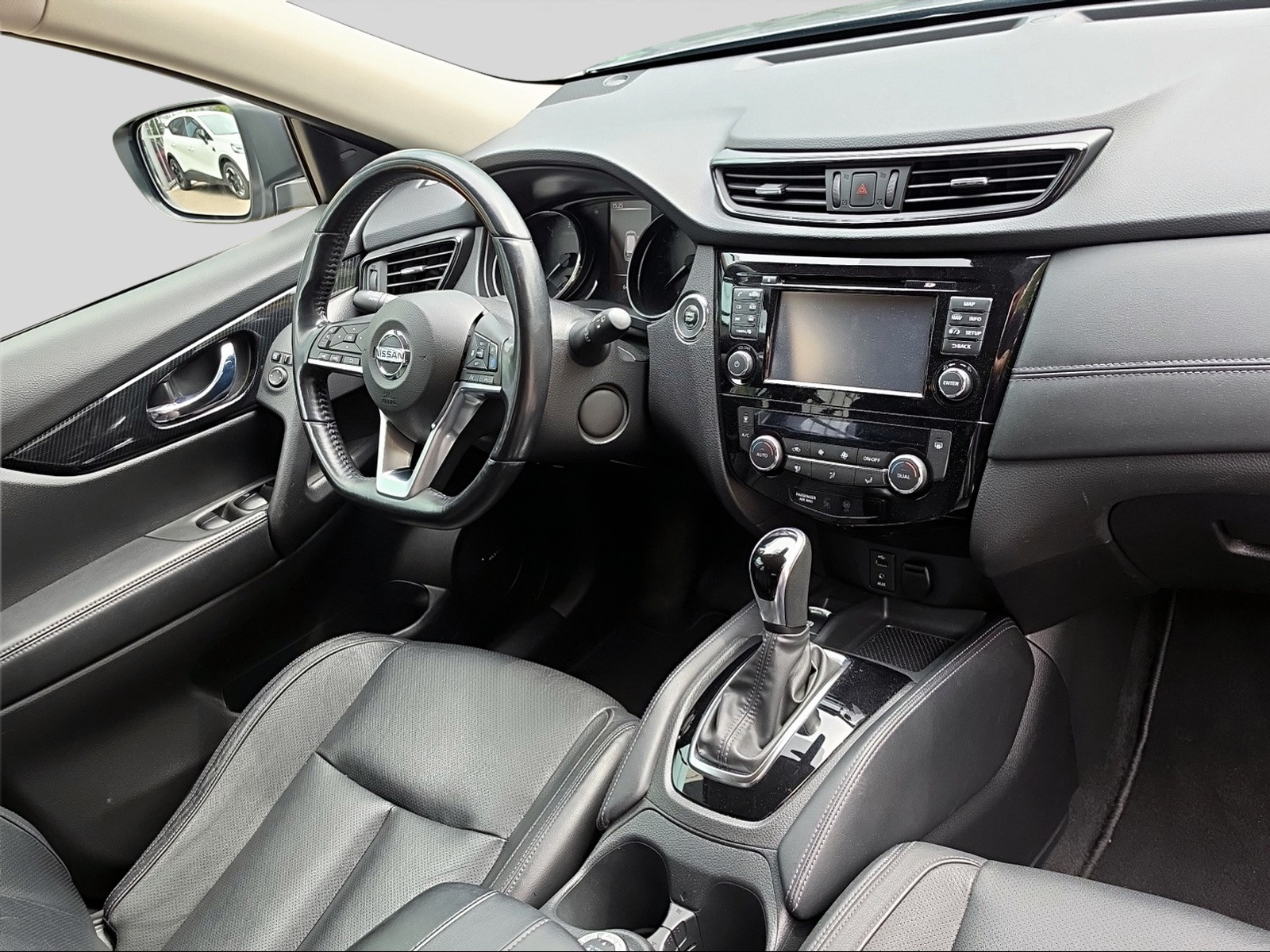 NISSAN X-Trail 1.7 dCi Tekna 4x4-image-8