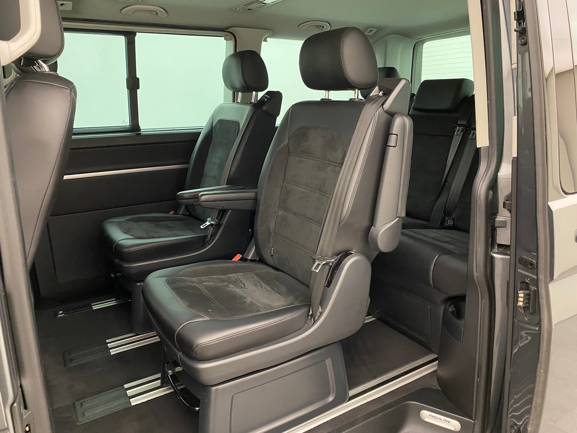VW T6 Multivan TDI Highline 4 Motion DSG-image-14
