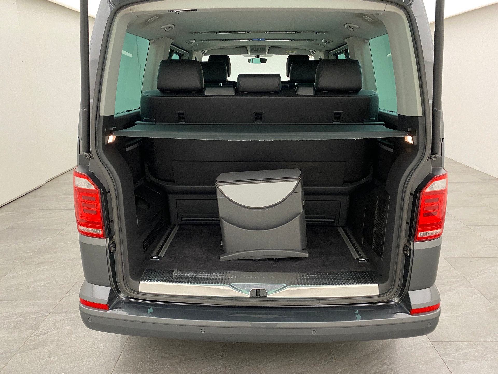 VW T6 Multivan TDI Highline 4 Motion DSG-image-15