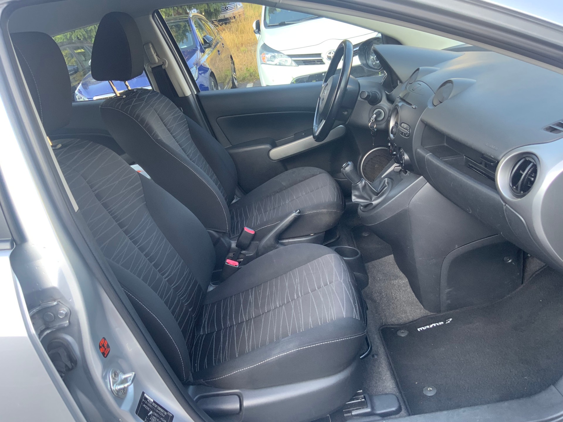 MAZDA 2 1.3i 16V Exclusive-image-10