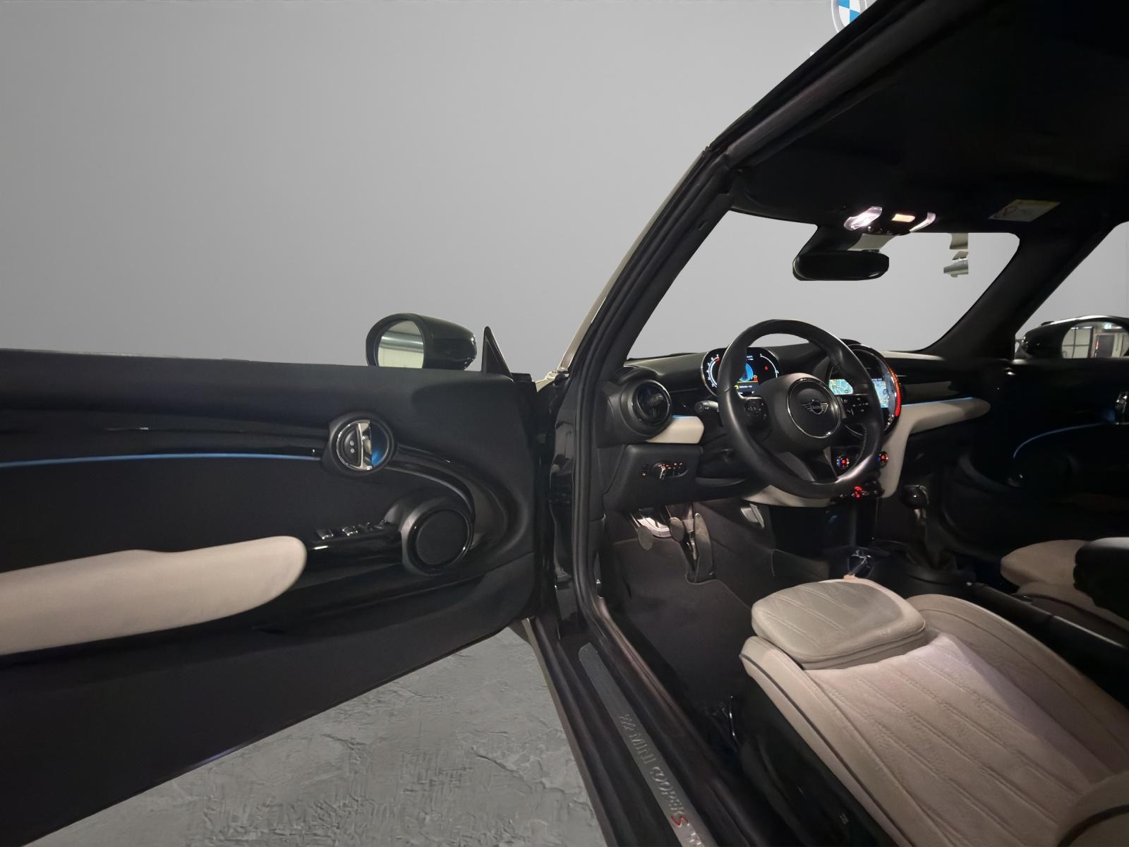 MINI Cabrio F57 2.0i Cooper S-image-3