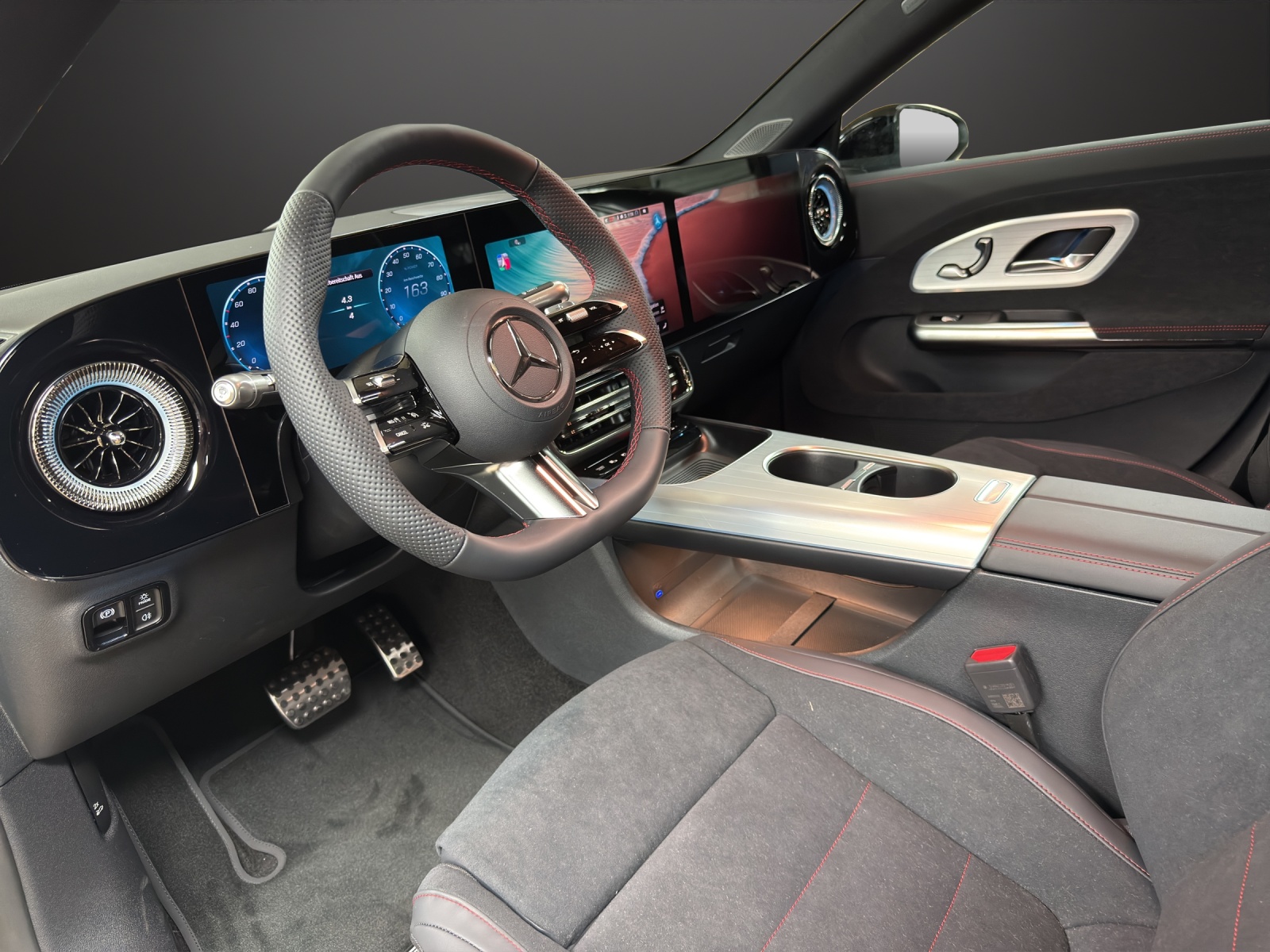 MERCEDES-BENZ CLA Shooting Brake 350 4Matic 85 kWh EQ-image-9
