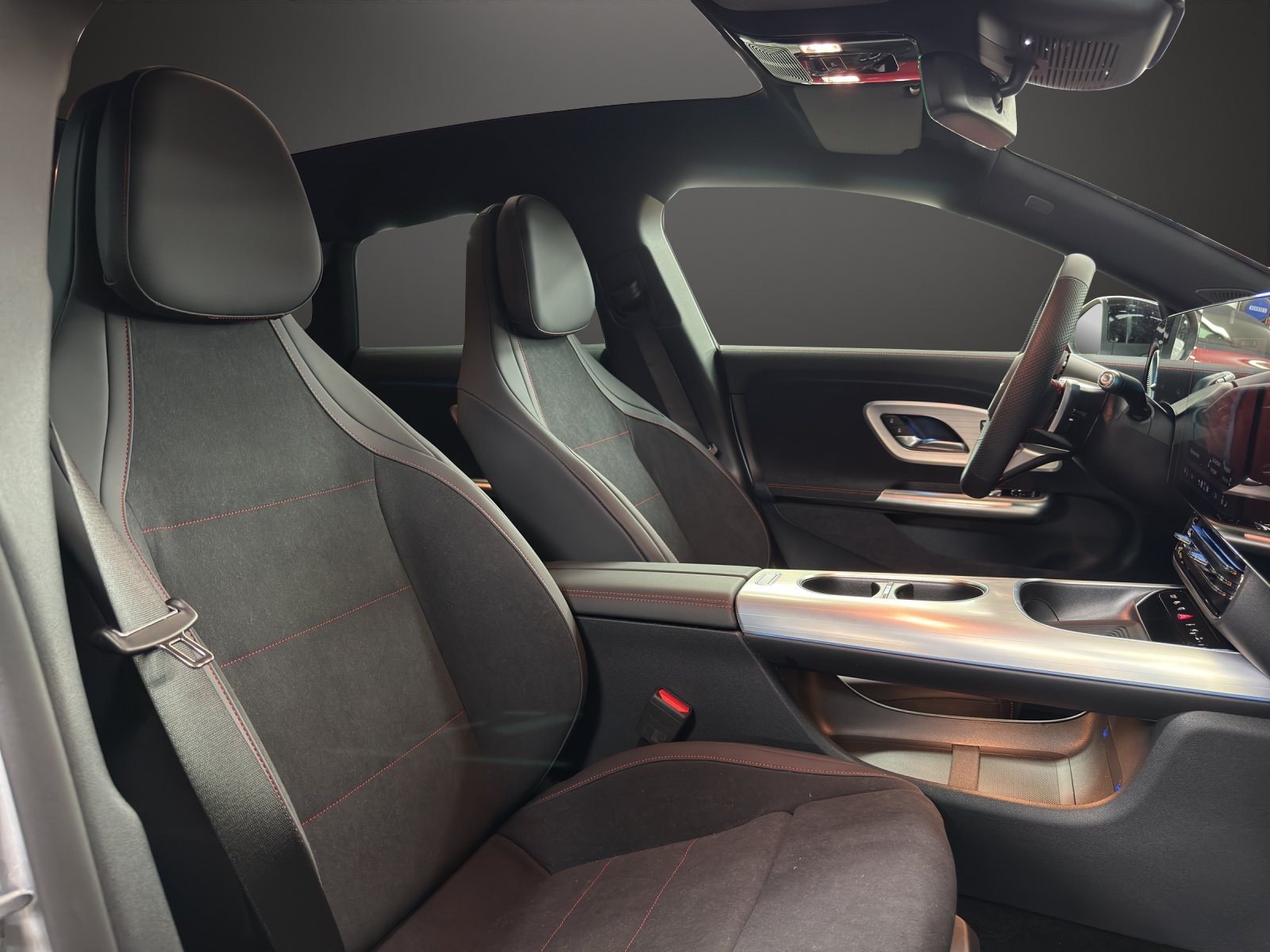 MERCEDES-BENZ CLA Shooting Brake 350 4Matic 85 kWh EQ-image-11