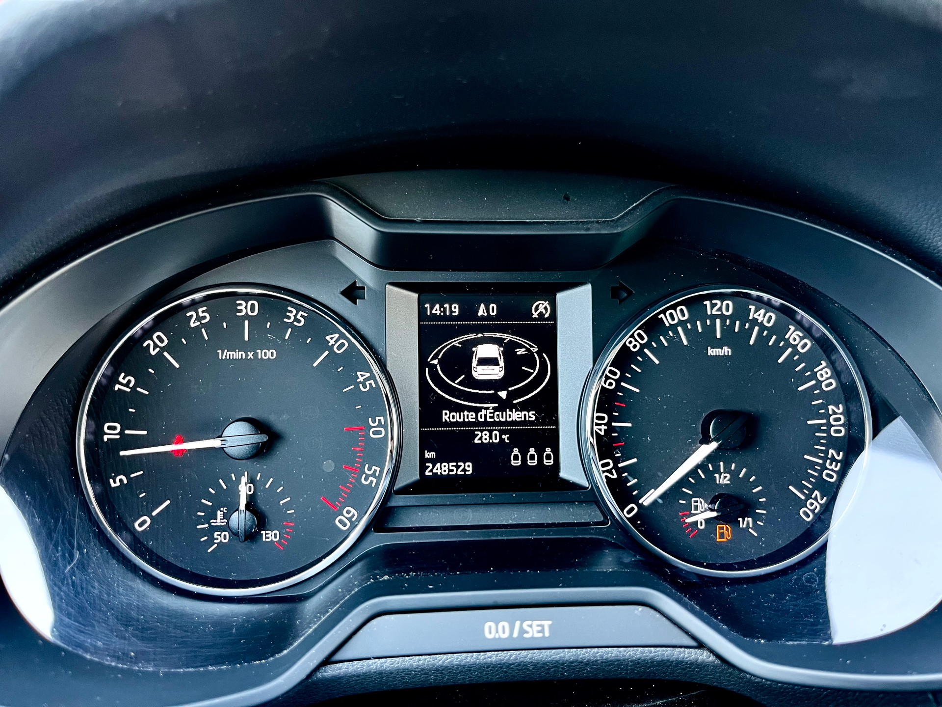 SKODA Octavia Combi 2.0 TDI Swiss Edition 4x4 DSG-image-24