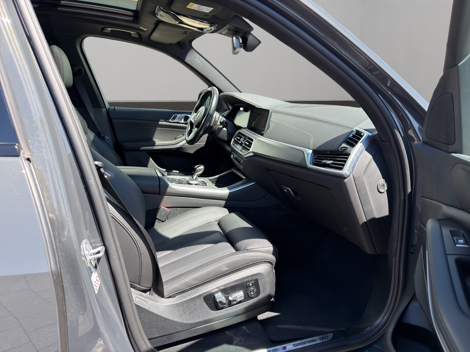 BMW X5 xDrive 48V 40d M Sport Steptronic-image-18