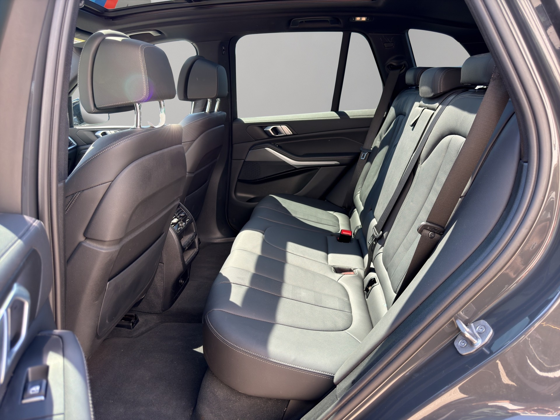 BMW X5 xDrive 48V 40d M Sport Steptronic-image-16