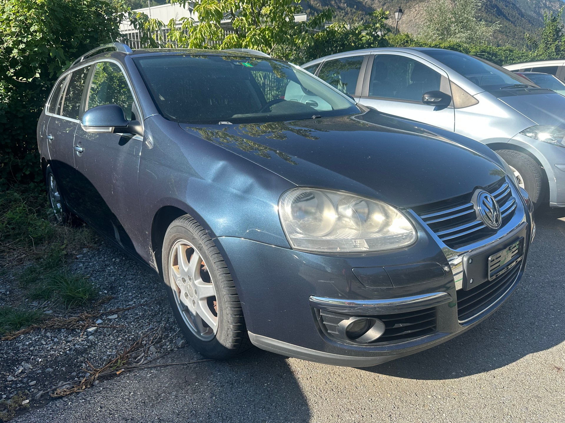 VW Golf Variant 1.9 TDI Comfortline 4Motion-image-5