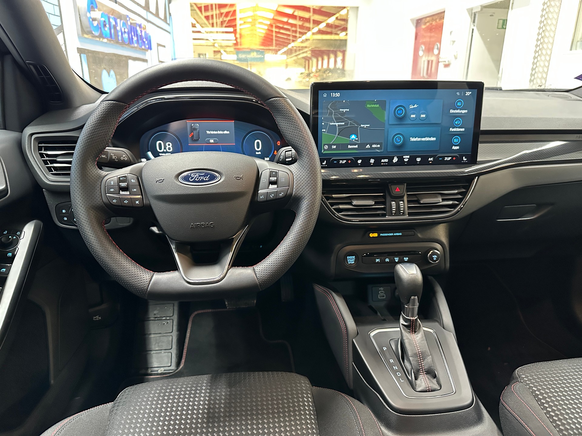 FORD Focus 1.0 MHEV ST-Line X Automat-image-9
