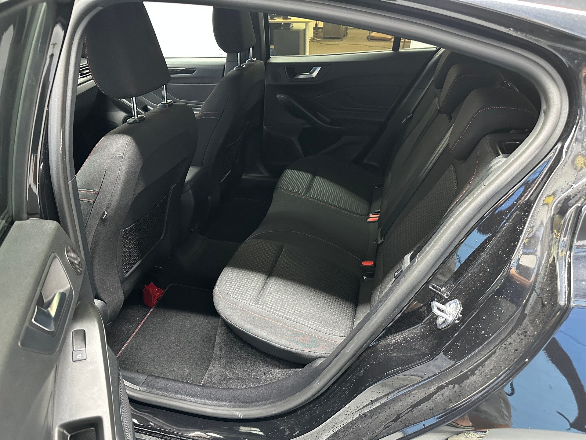 FORD Focus 1.0 MHEV ST-Line X Automat-image-8