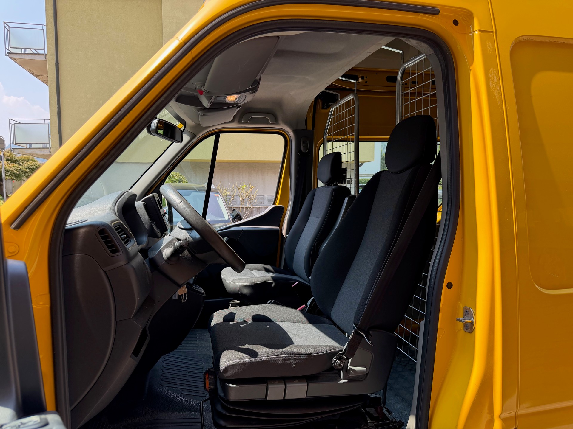 RENAULT Master T35 2.3dCi 135 L3H3-image-4