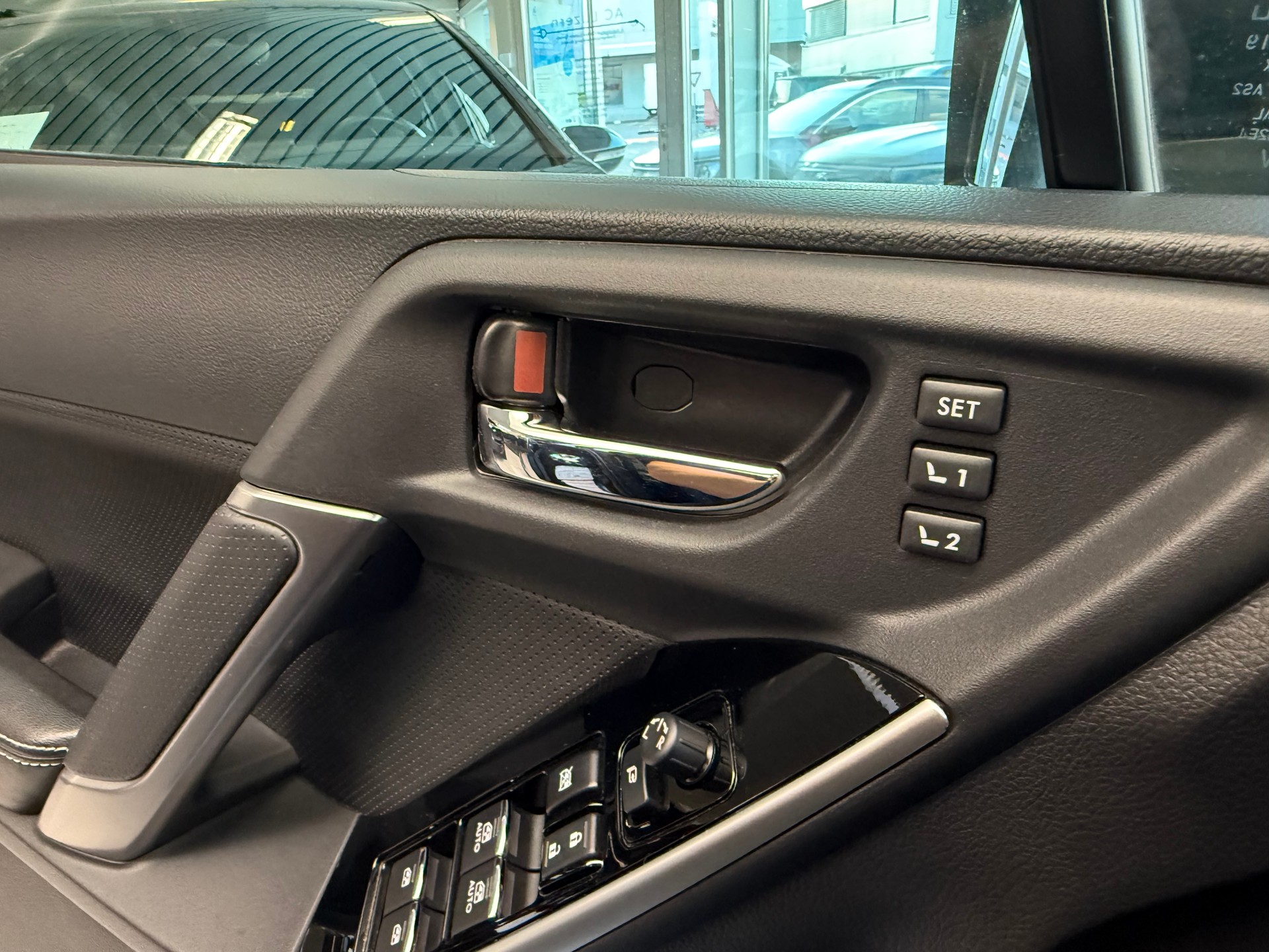 SUBARU Forester 2.0XT Luxury Lineartronic-image-16