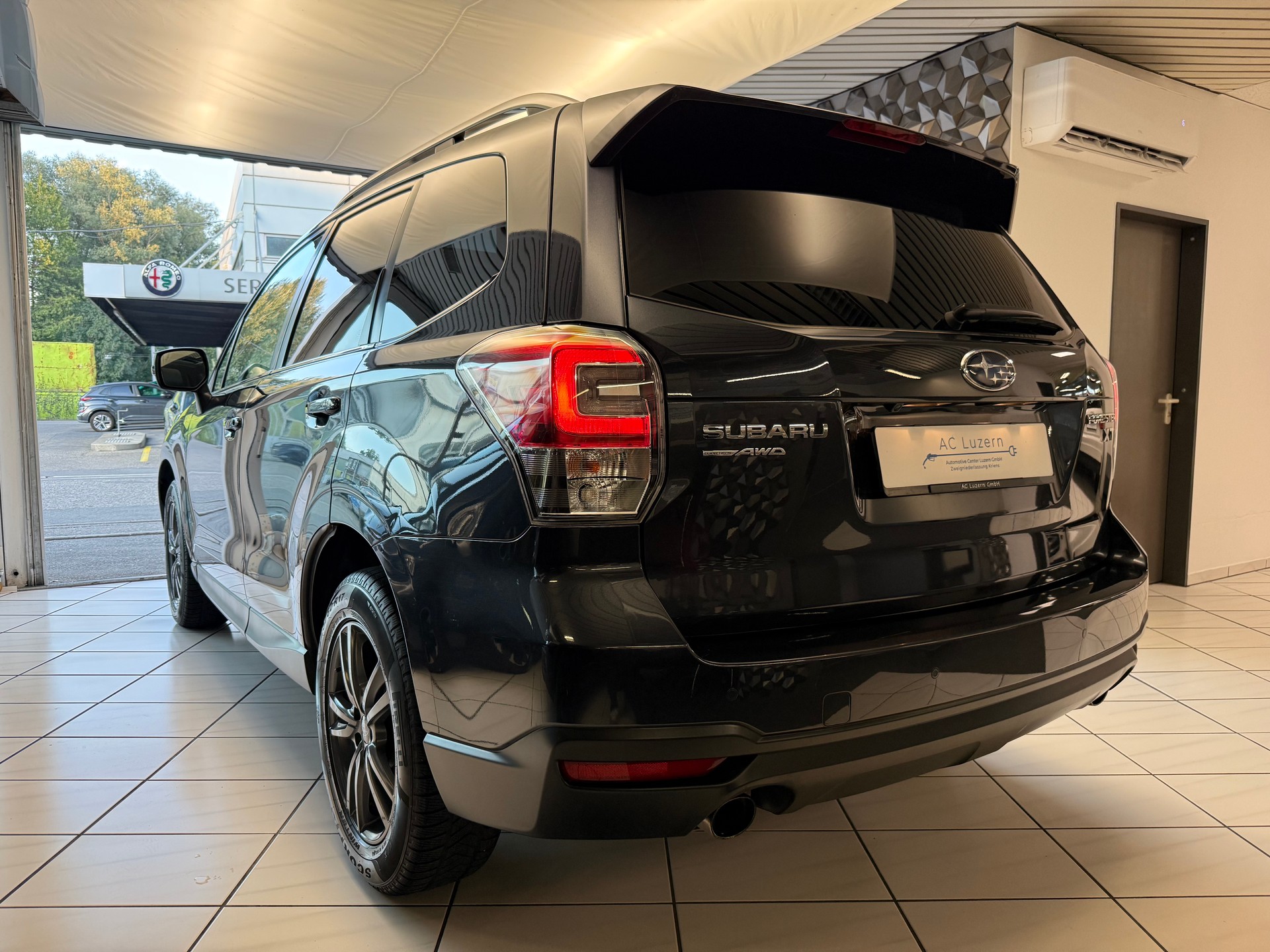 SUBARU Forester 2.0XT Luxury Lineartronic-image-1