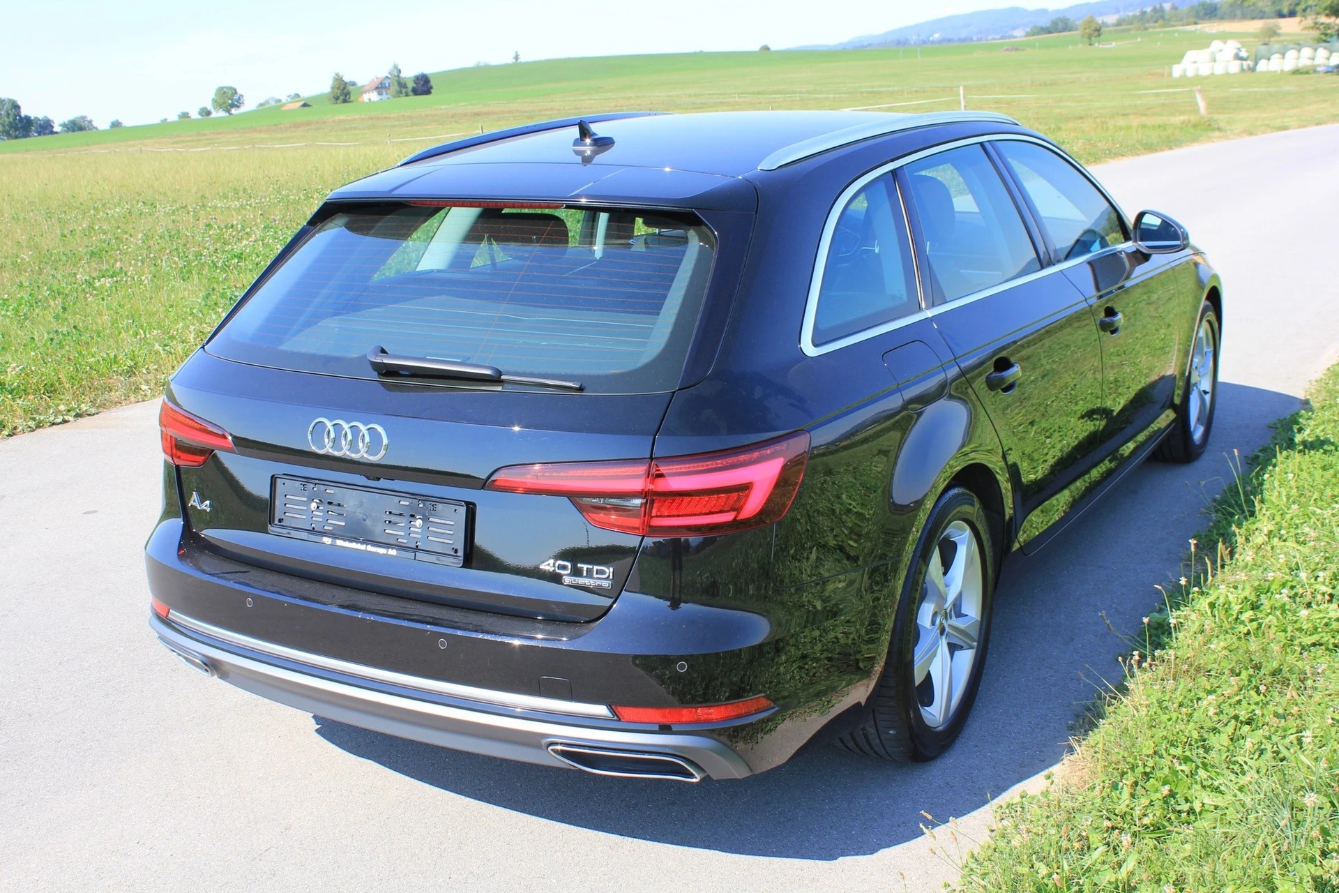 AUDI A4 Avant 40 TDI Sport quattro S-tronic-image-2