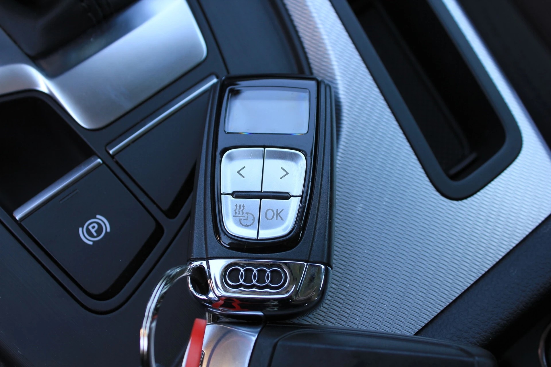 AUDI A4 Avant 40 TDI Sport quattro S-tronic-image-14