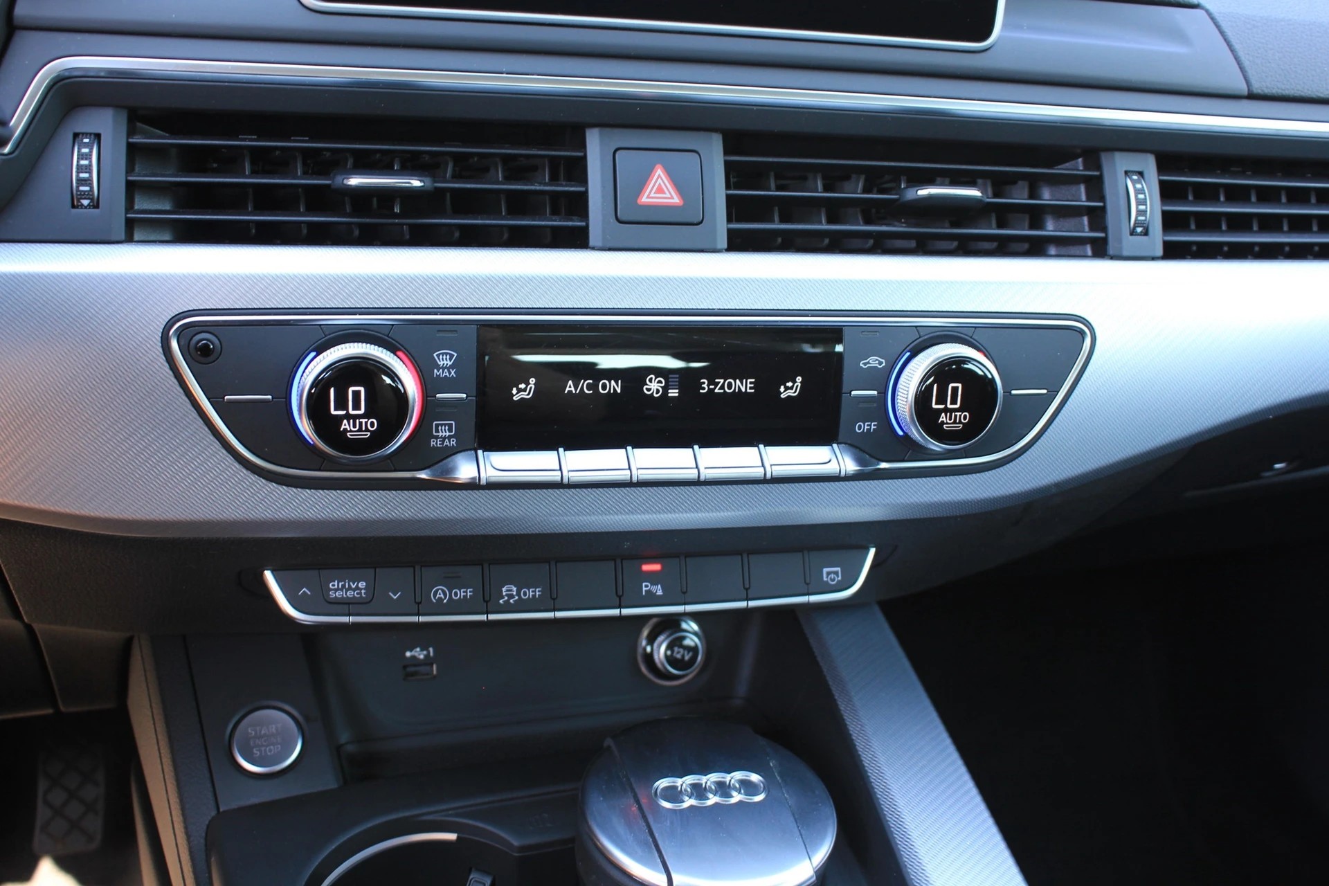 AUDI A4 Avant 40 TDI Sport quattro S-tronic-image-13