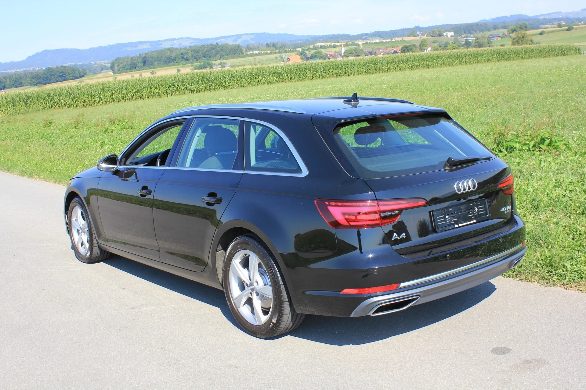 AUDI A4 Avant 40 TDI Sport quattro S-tronic-image-3