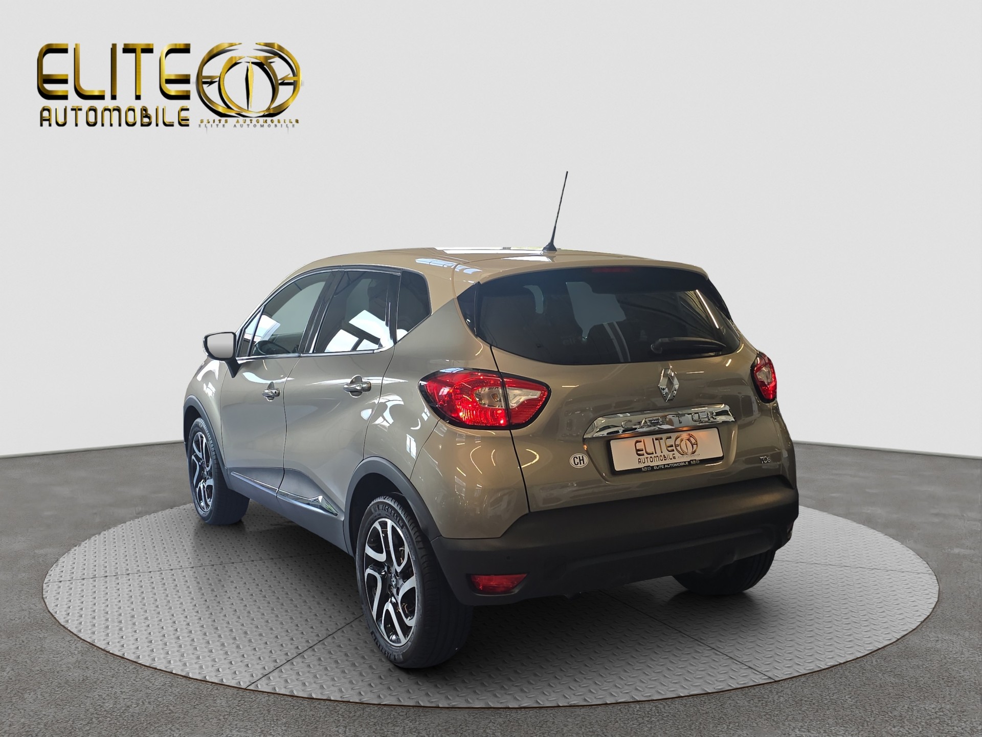 RENAULT Captur 1.2 T 16V Privilège EDC-image-5