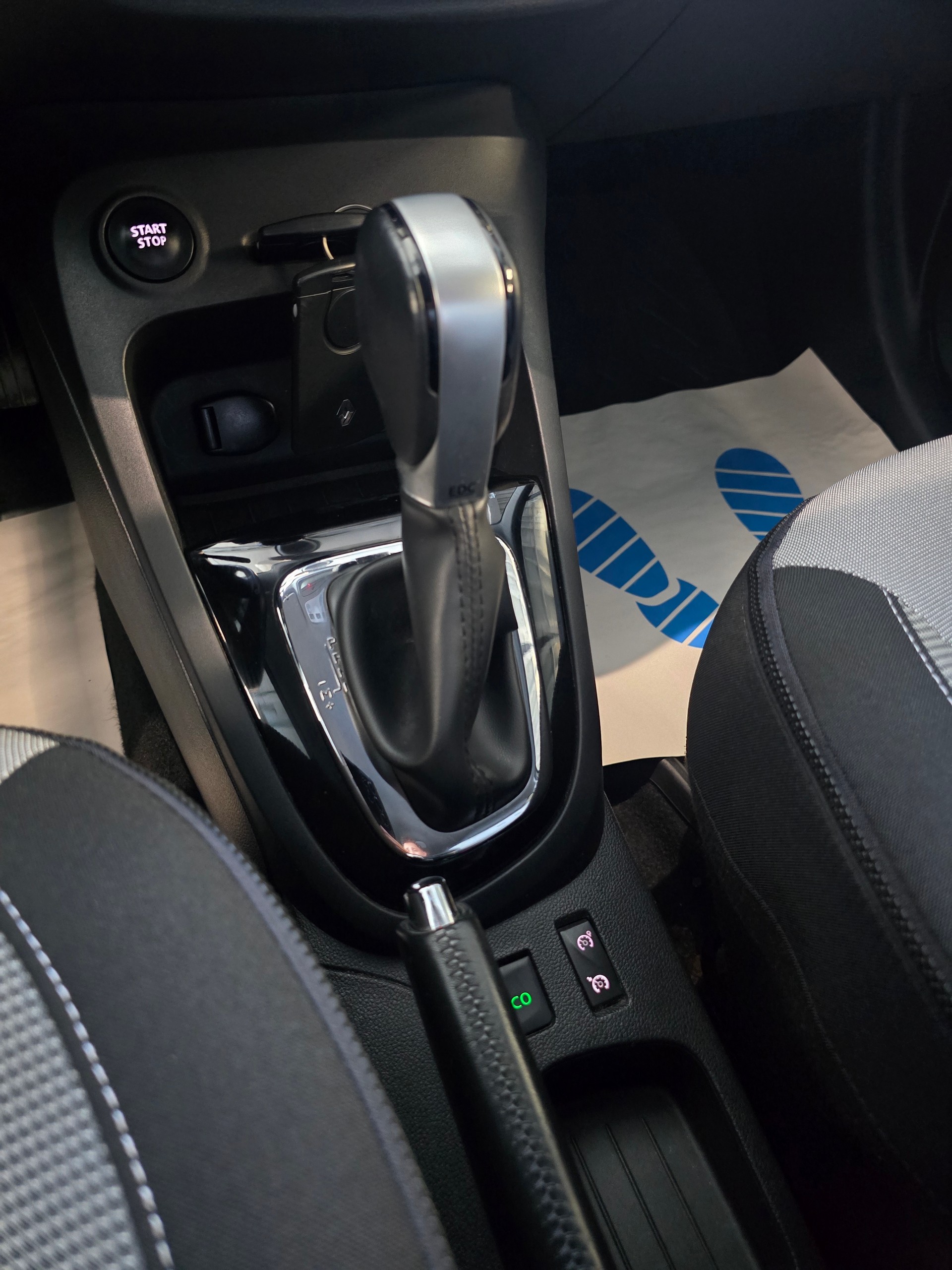 RENAULT Captur 1.2 T 16V Privilège EDC-image-15