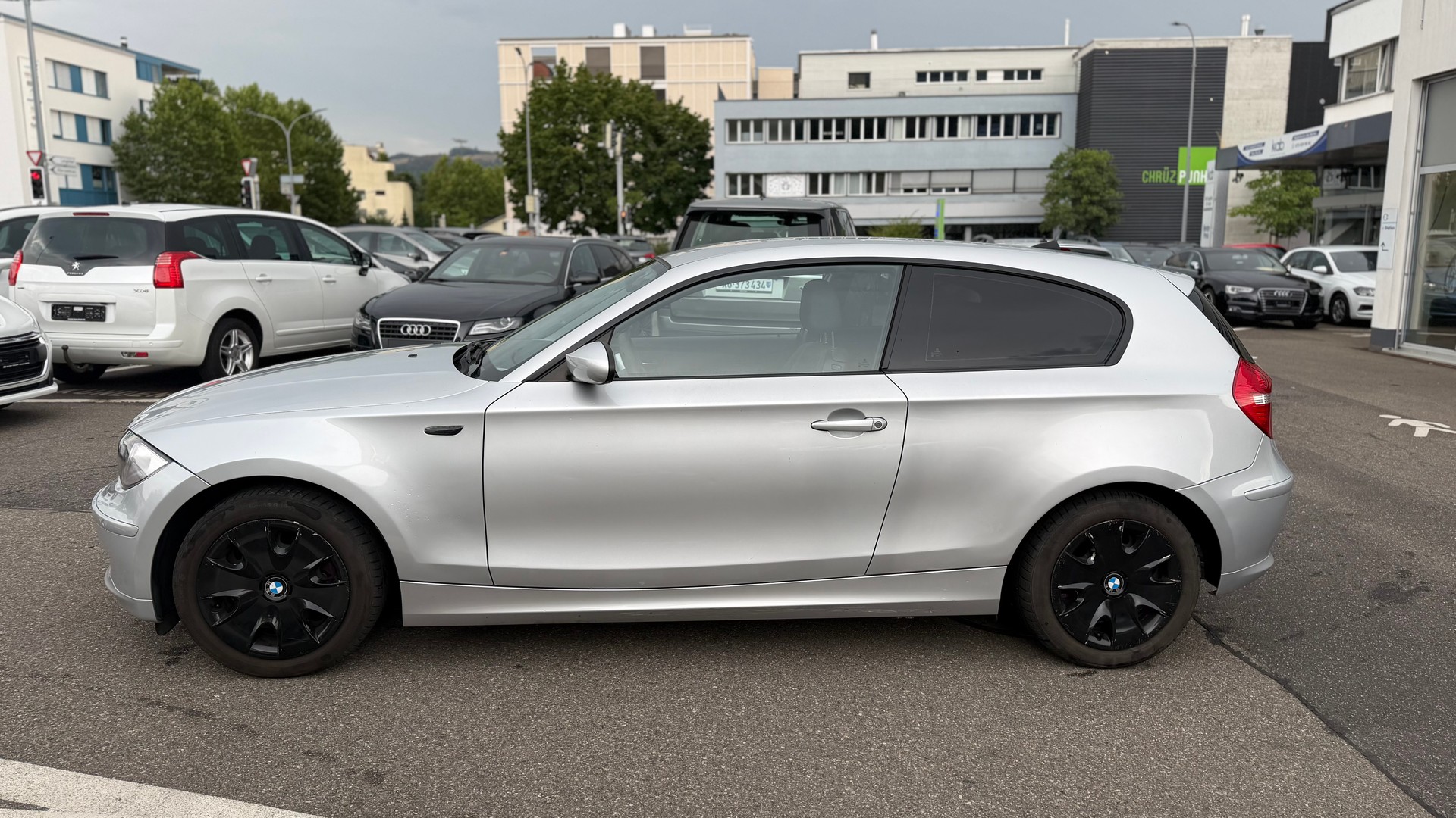 BMW 118i Steptronic-image-7