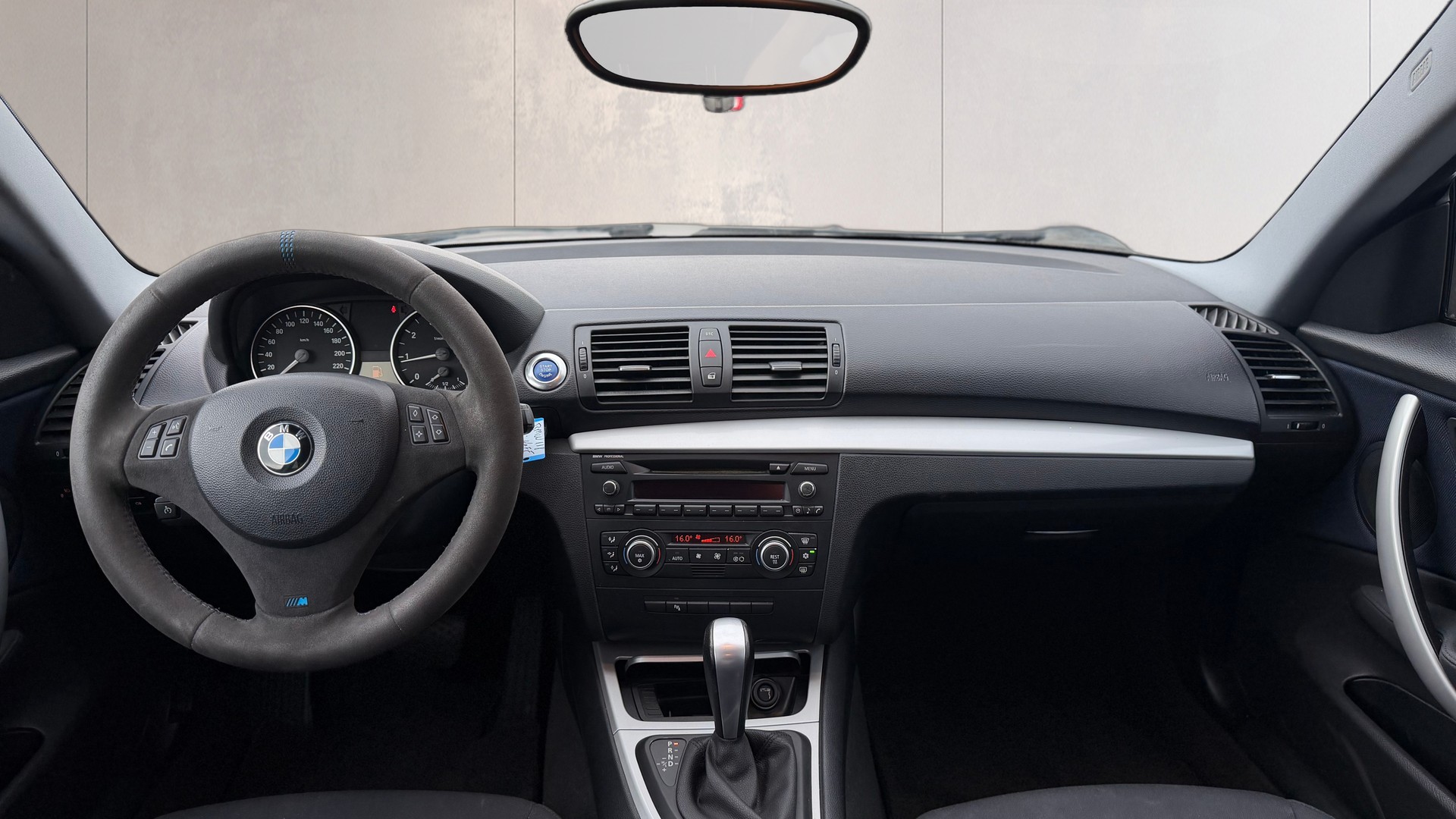 BMW 118i Steptronic-image-8