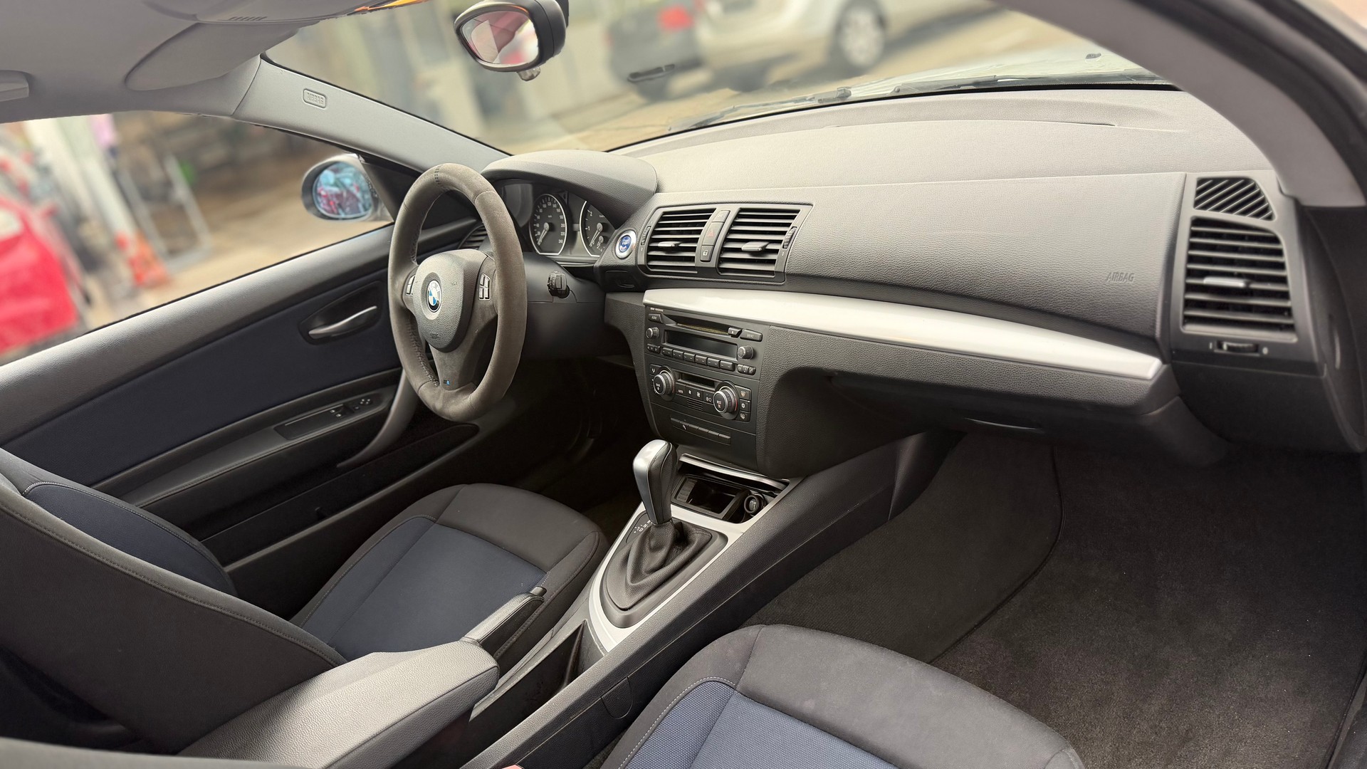 BMW 118i Steptronic-image-8