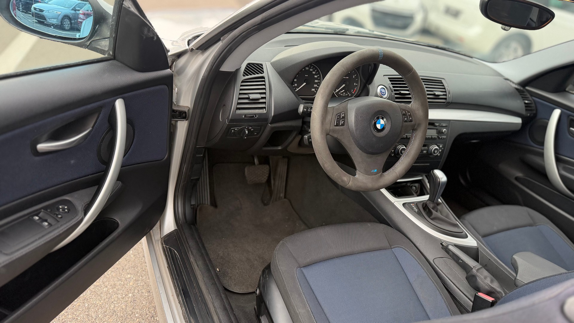 BMW 118i Steptronic-image-10