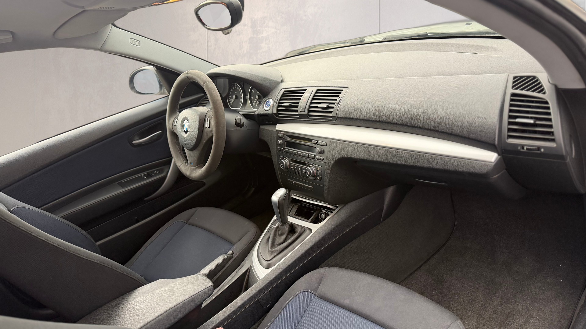 BMW 118i Steptronic-image-10