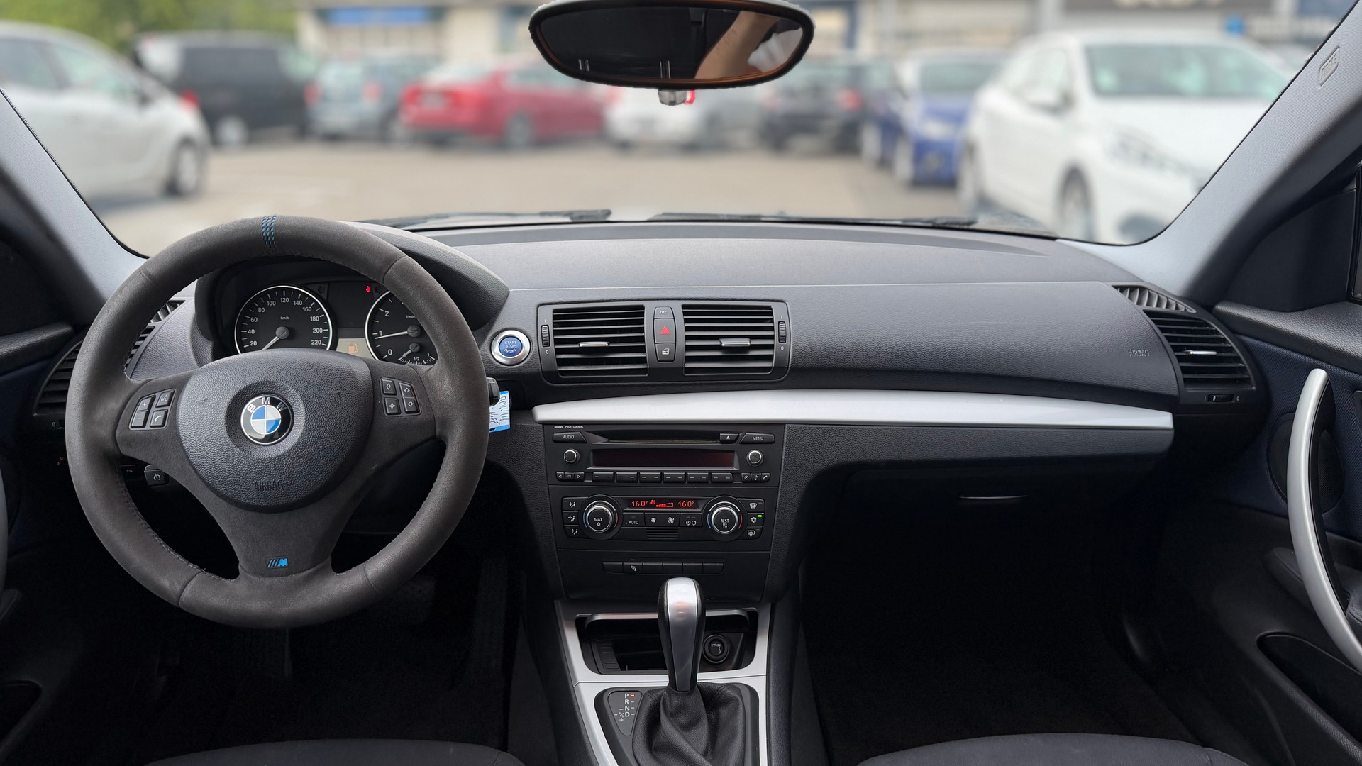 BMW 118i Steptronic-image-12