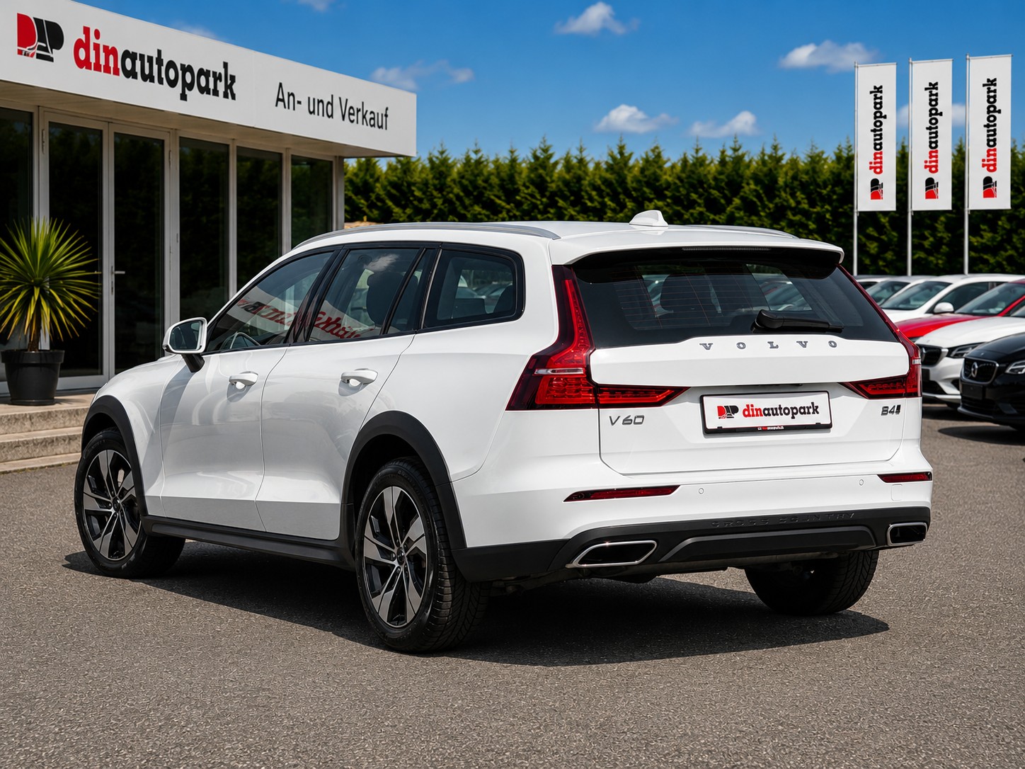 VOLVO VOLVO V60 Cross Country B4 D AWD Geartronic | CH-Fahrzeug | Gratis-Service bis 150'000 km | Top Zustand | Top Ausstattung-image-4
