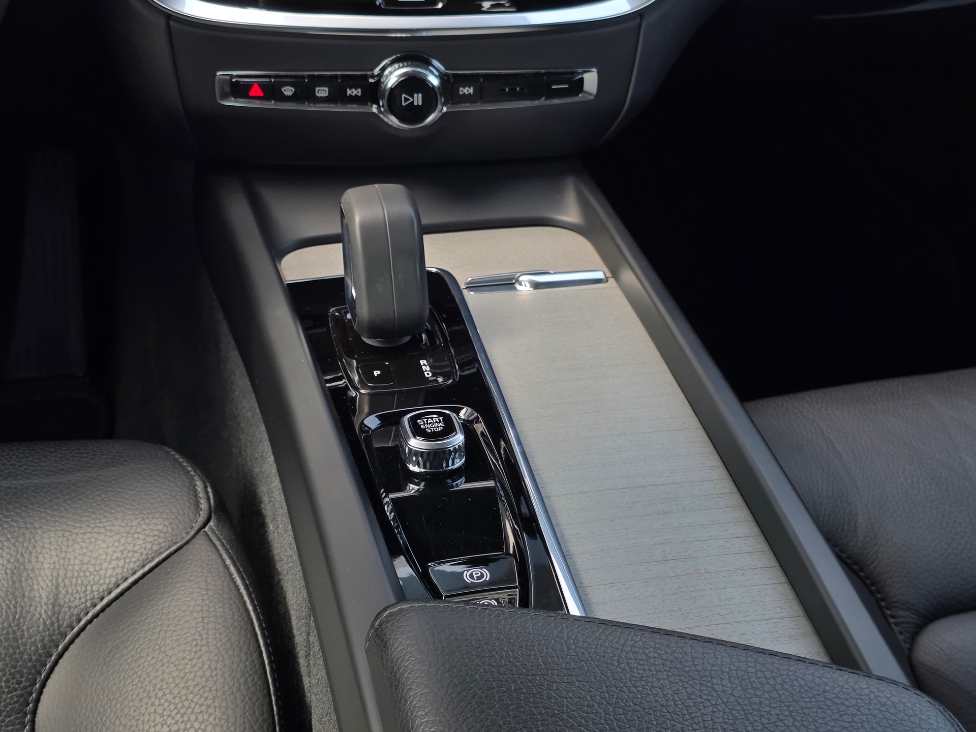 VOLVO VOLVO V60 Cross Country B4 D AWD Geartronic | CH-Fahrzeug | Gratis-Service bis 150'000 km | Top Zustand | Top Ausstattung-image-17
