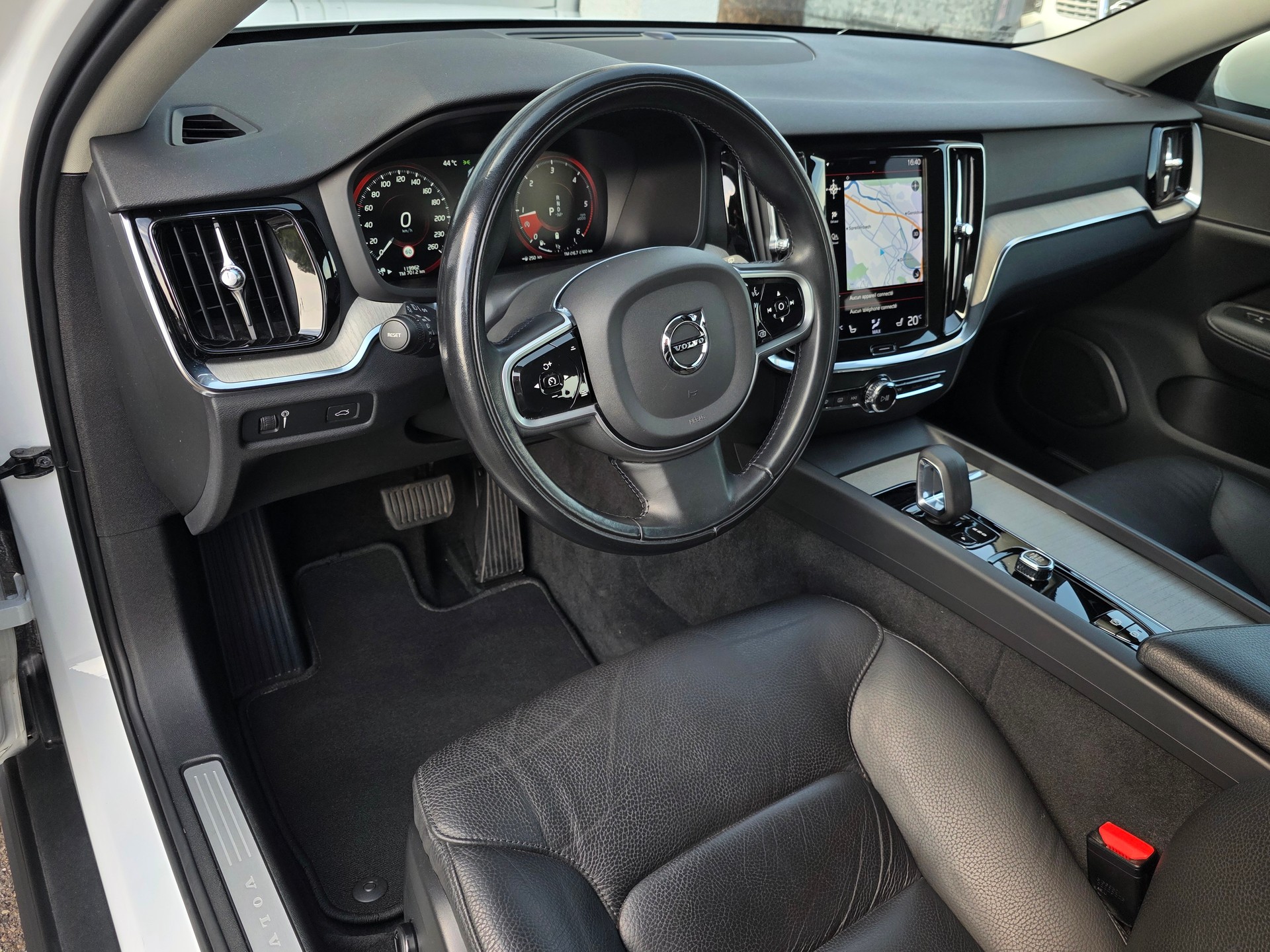 VOLVO VOLVO V60 Cross Country B4 D AWD Geartronic | CH-Fahrzeug | Gratis-Service bis 150'000 km | Top Zustand | Top Ausstattung-image-8