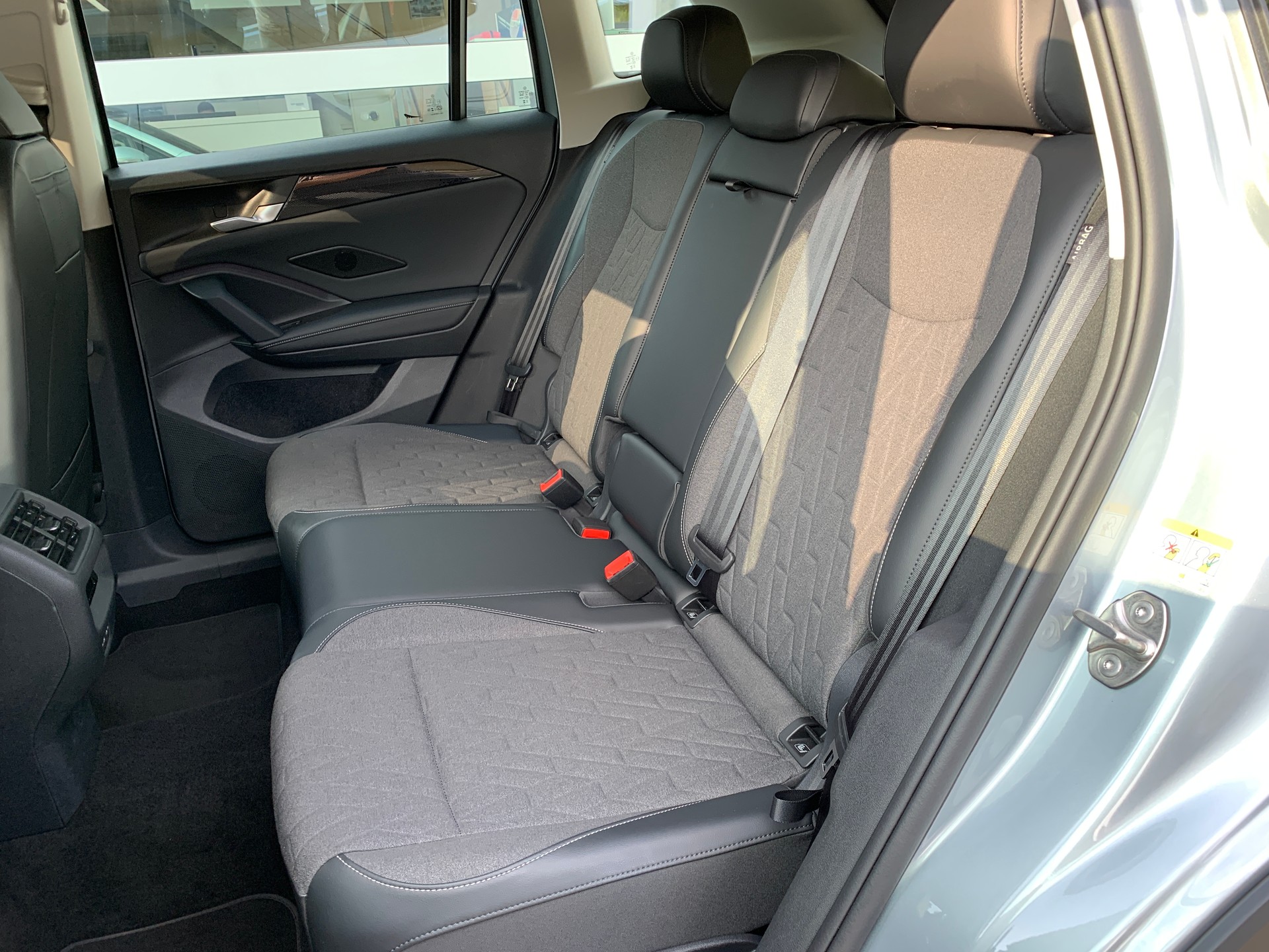 VW Tiguan 2.0 TSI DSG Life 4Motion-image-16