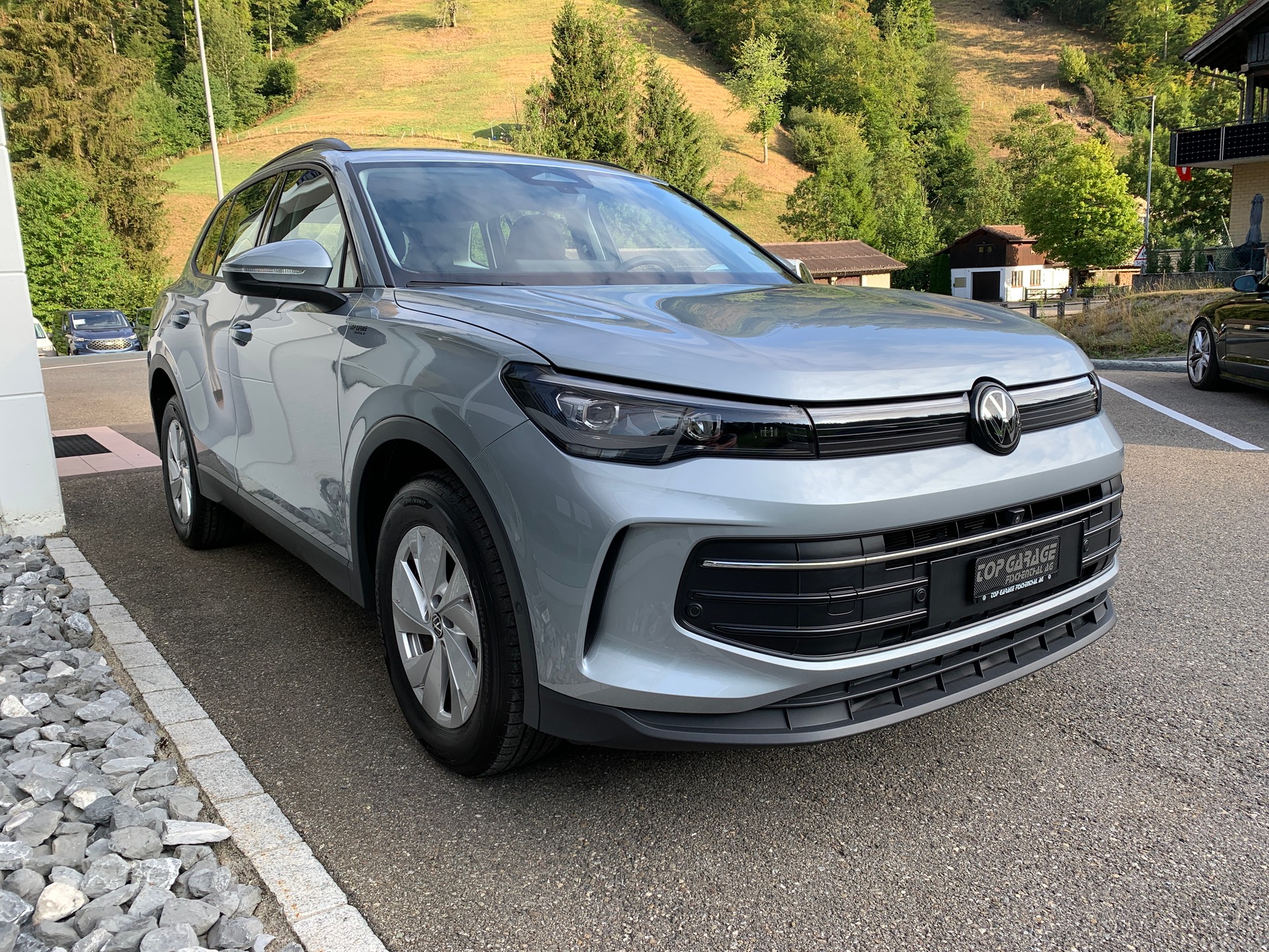 VW Tiguan 2.0 TSI DSG Life 4Motion-image-2
