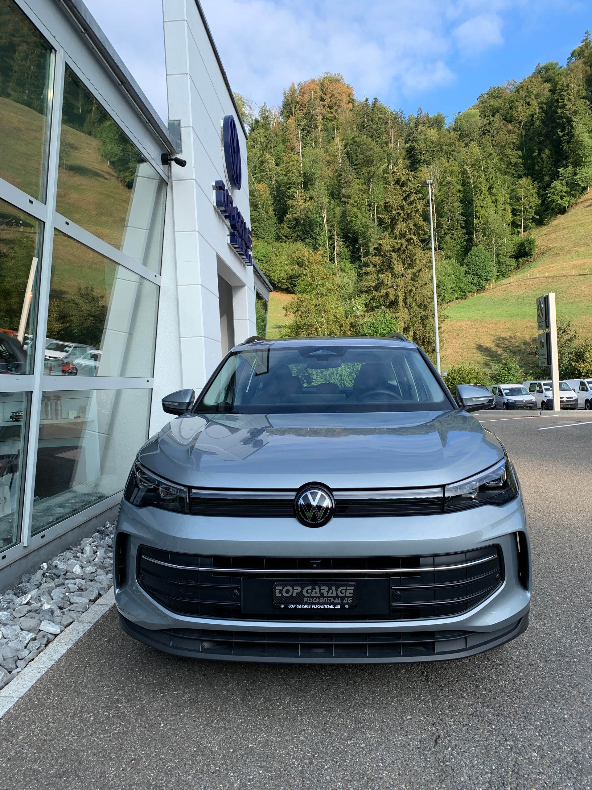 VW Tiguan 2.0 TSI DSG Life 4Motion-image-1