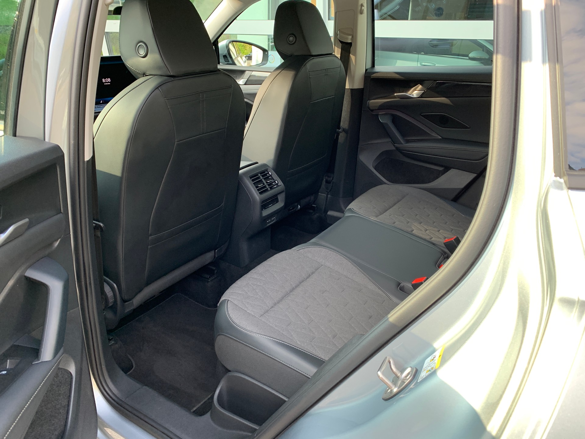 VW Tiguan 2.0 TSI DSG Life 4Motion-image-15
