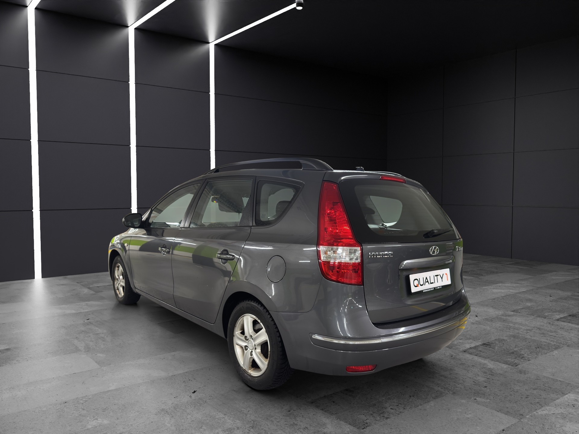 HYUNDAI i30 Wagon 1.6 Comfort-image-6