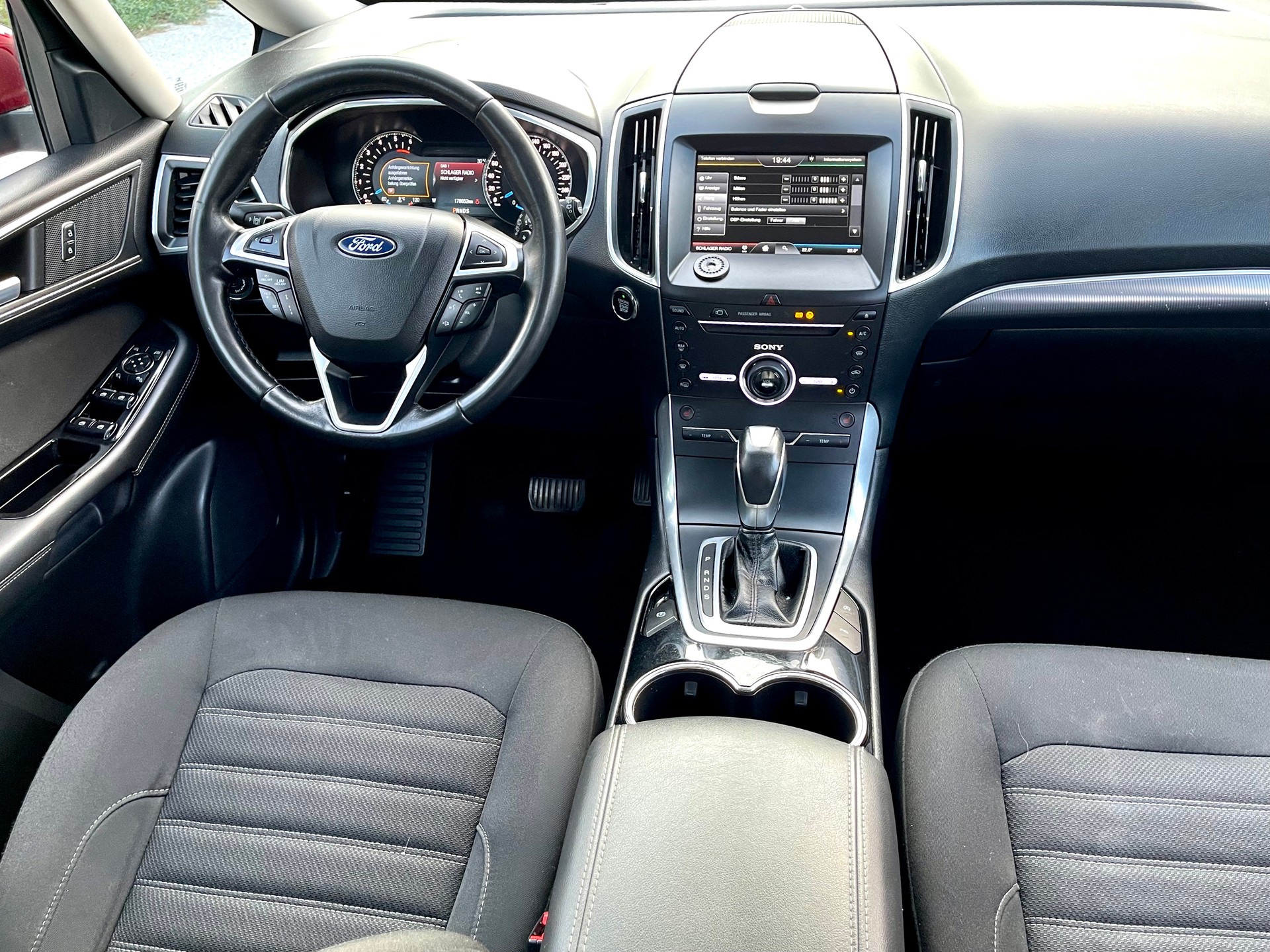 FORD Galaxy 2.0 TDCi Titanium AWD PowerShift-image-10