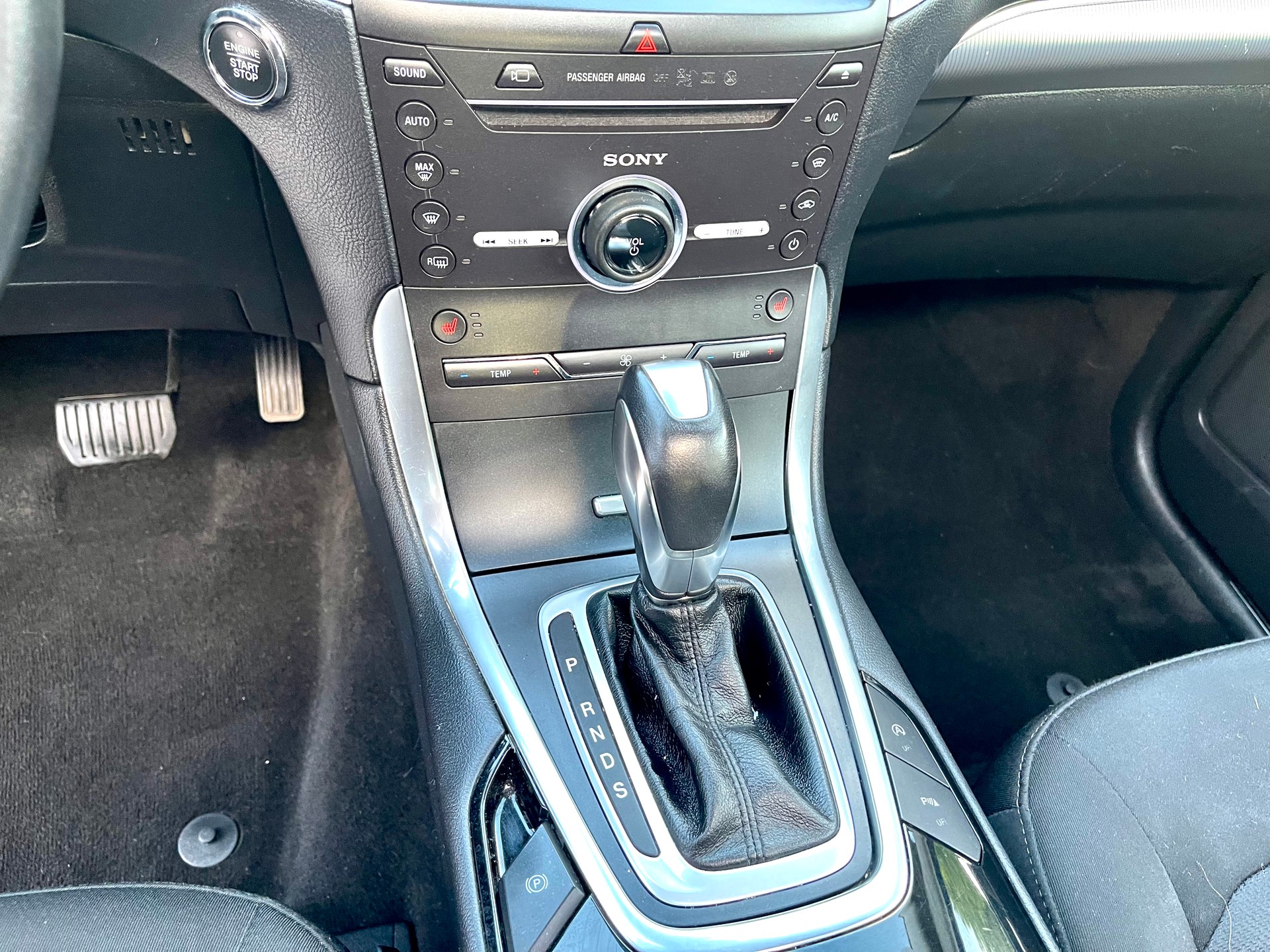 FORD Galaxy 2.0 TDCi Titanium AWD PowerShift-image-21