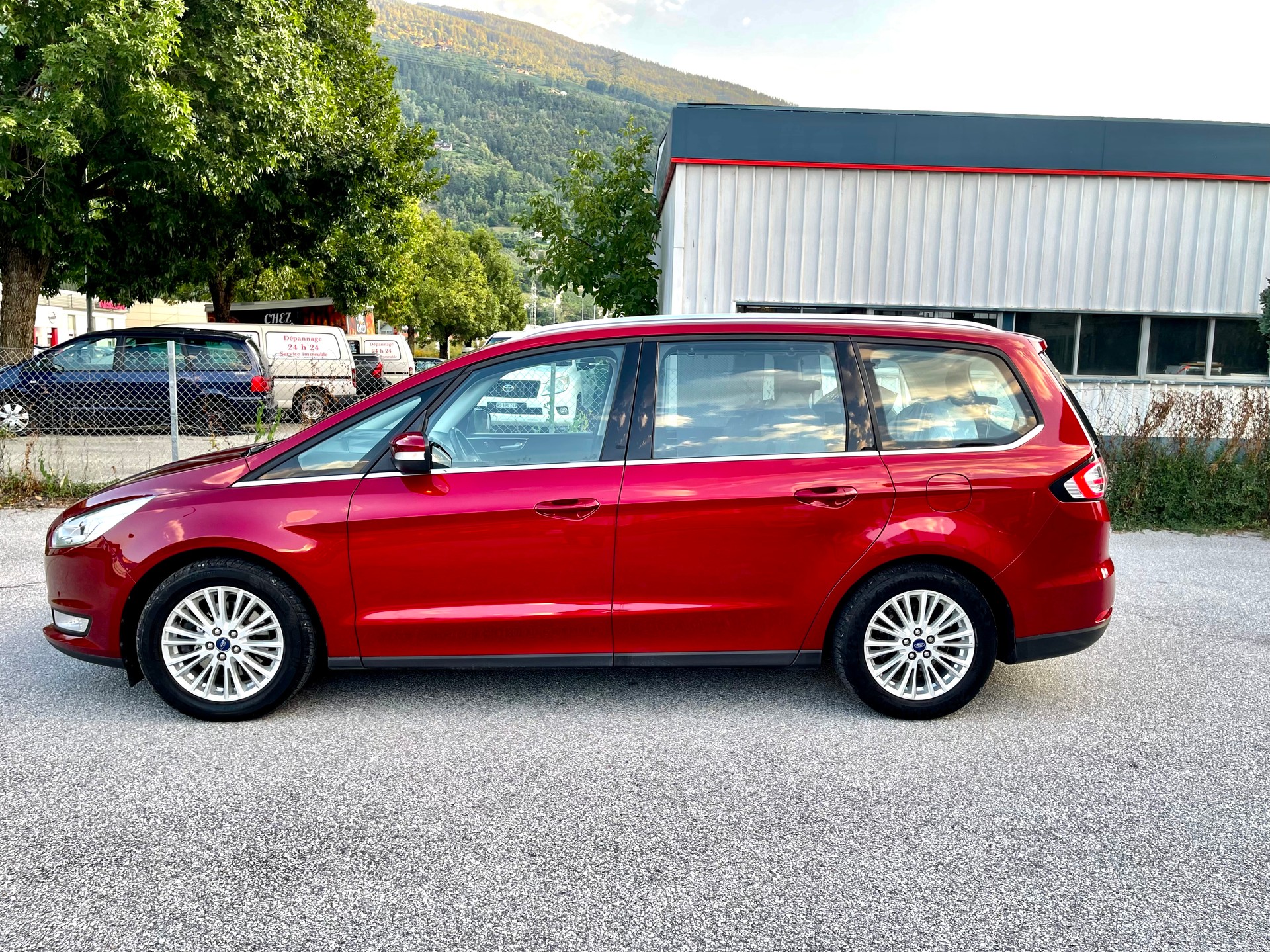FORD Galaxy 2.0 TDCi Titanium AWD PowerShift-image-17
