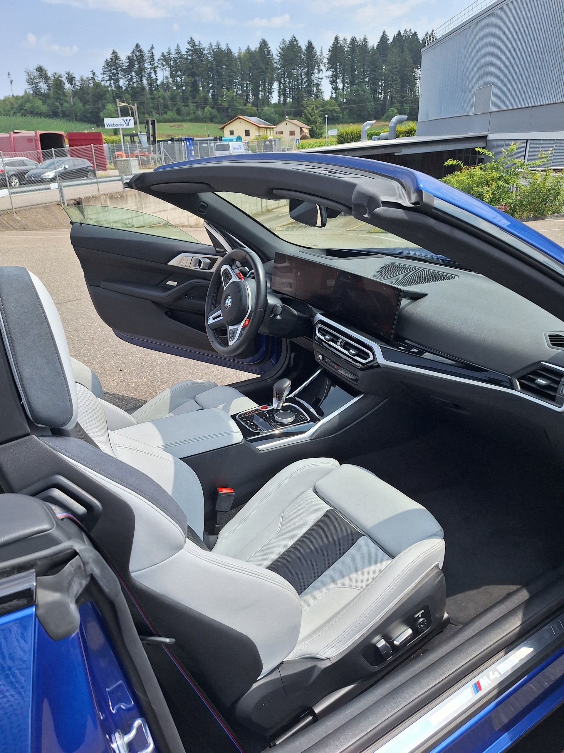 BMW M4 Cabrio Competition M xDrive-image-7