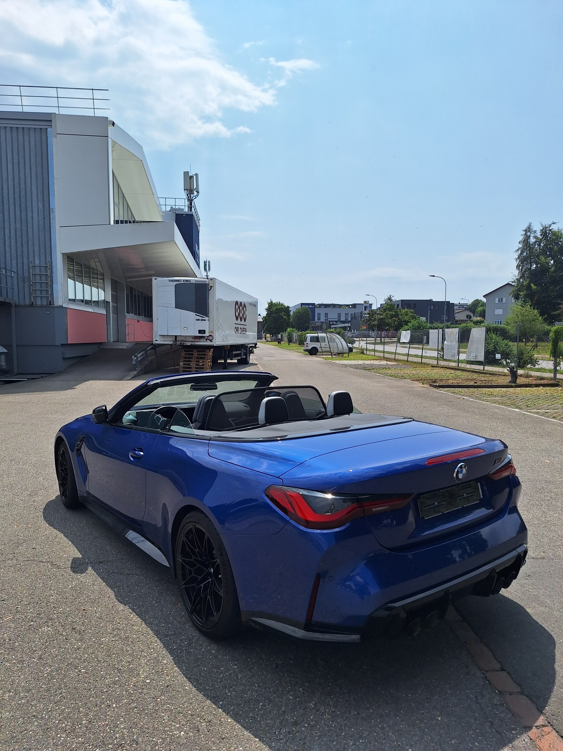 BMW M4 Cabrio Competition M xDrive-image-3