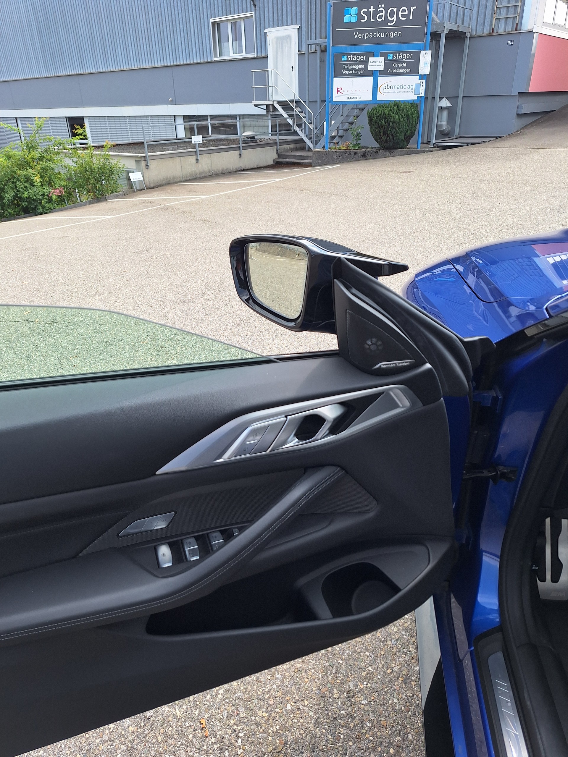 BMW M4 Cabrio Competition M xDrive-image-9