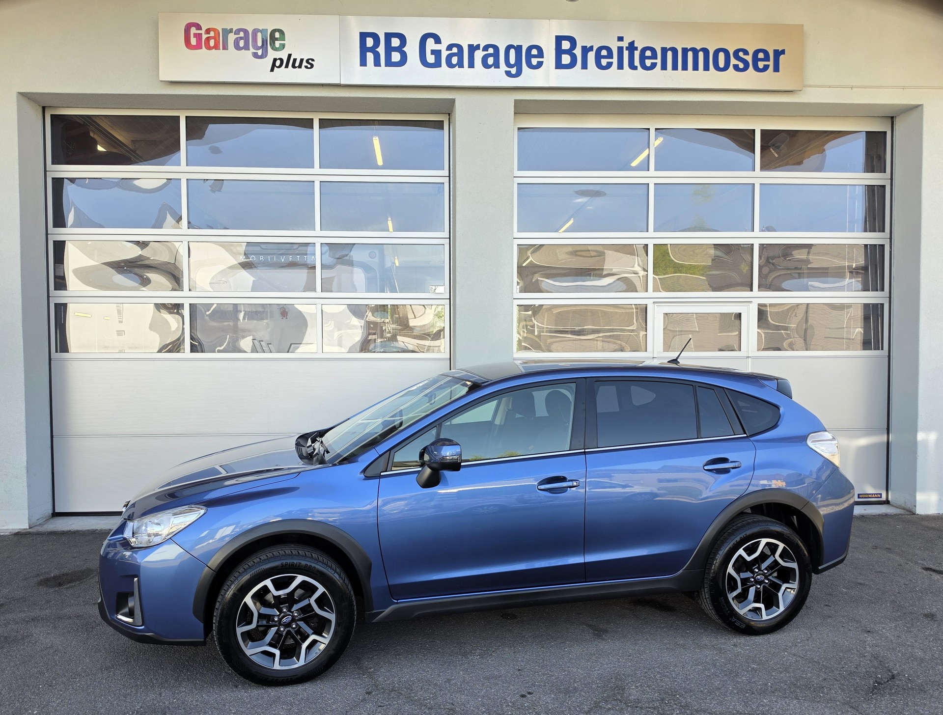 SUBARU XV 2.0 Swiss Three AWD CVT-image-0