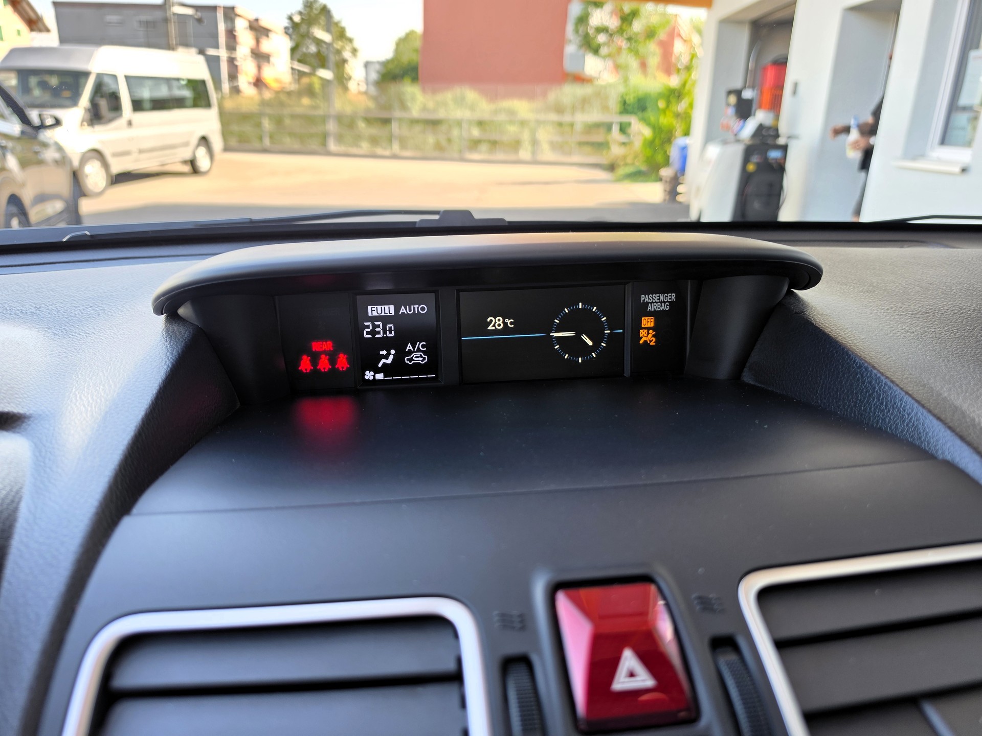 SUBARU XV 2.0 Swiss Three AWD CVT-image-14