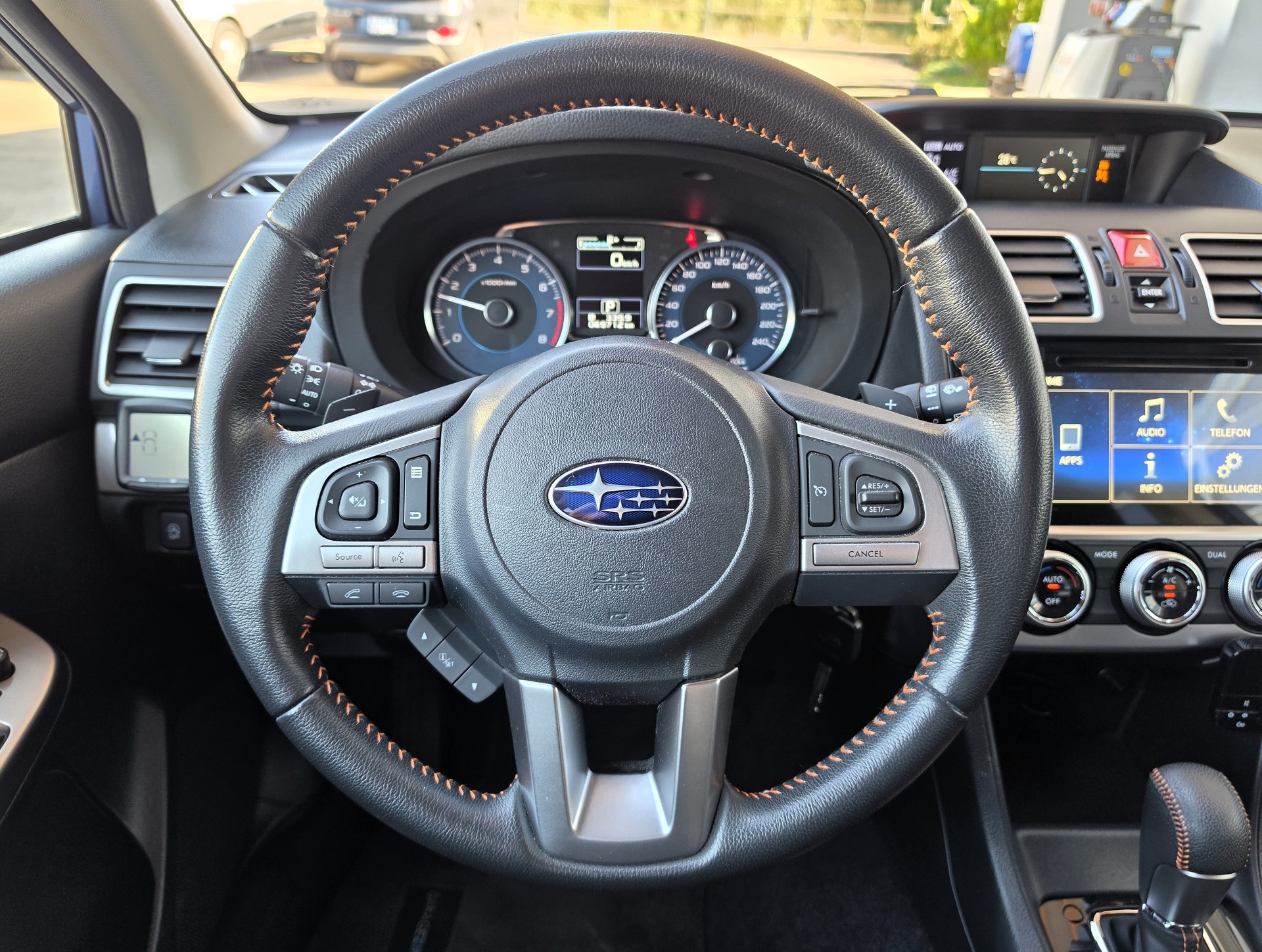 SUBARU XV 2.0 Swiss Three AWD CVT-image-12