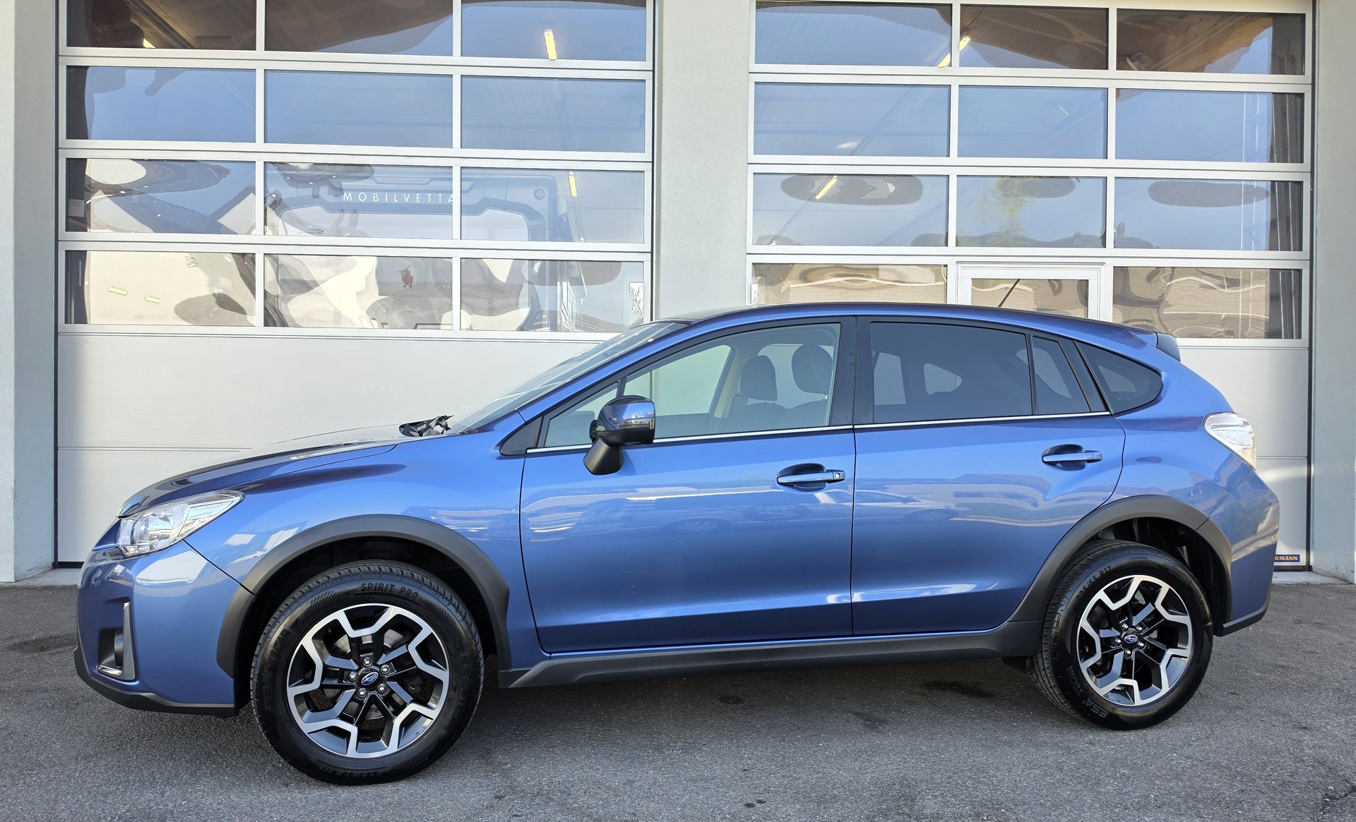SUBARU XV 2.0 Swiss Three AWD CVT-image-2