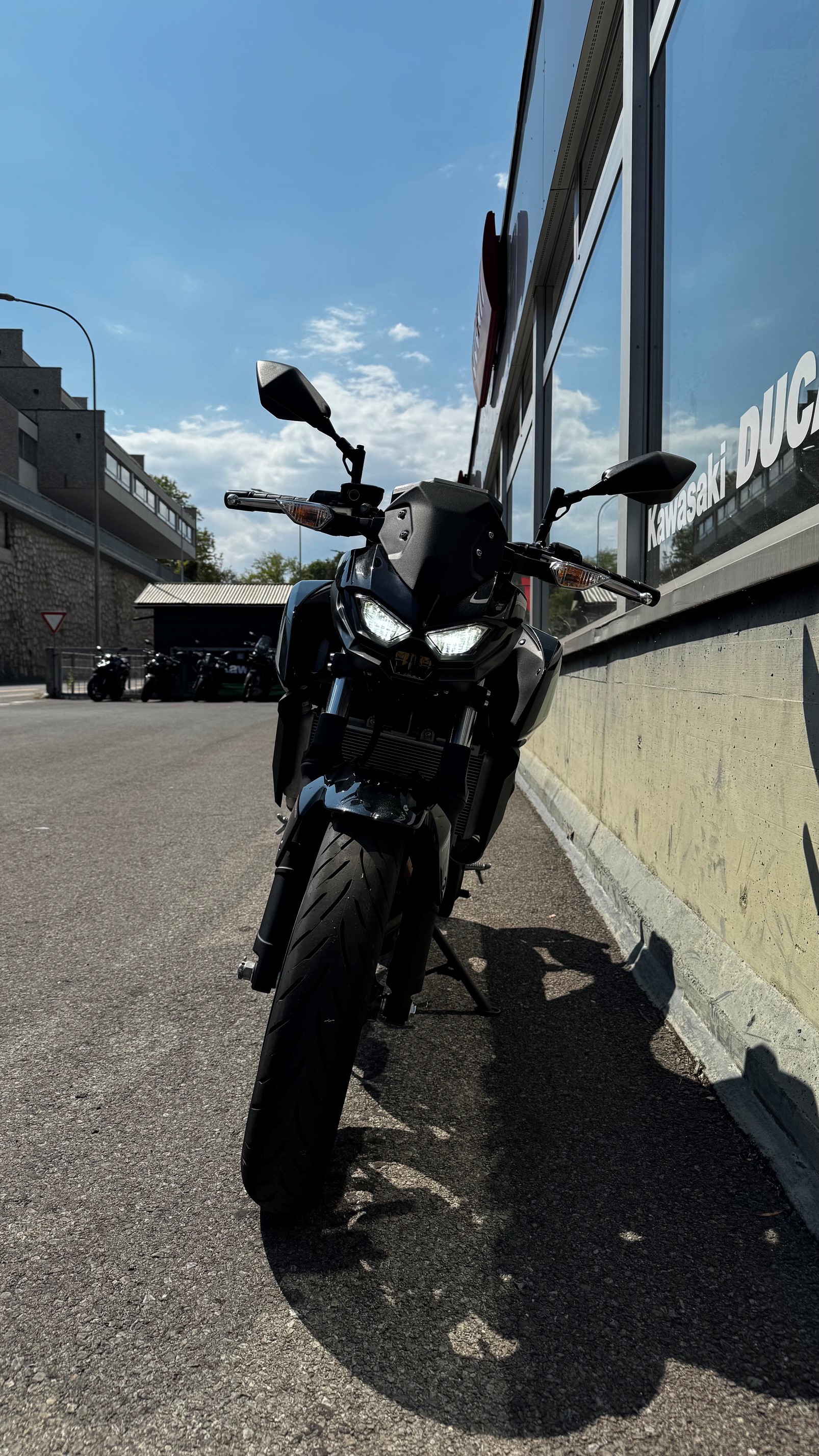KAWASAKI Z 500-showroom-element-1