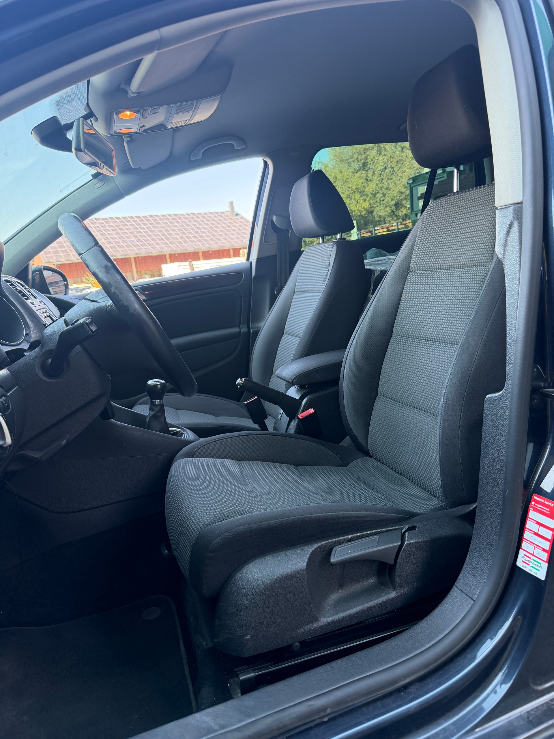 VW Golf 2.0 TDI Comfortline 4Motion-image-8
